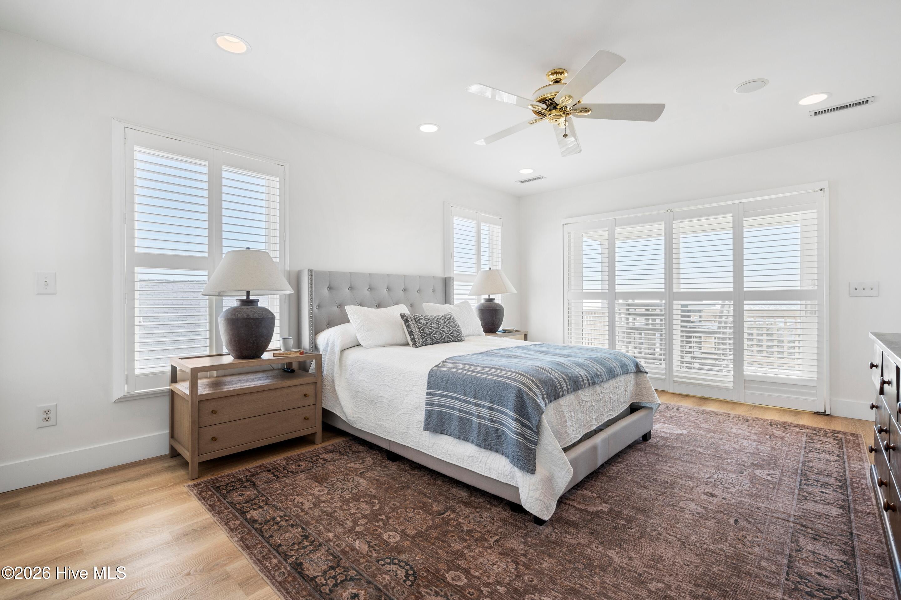 100549309 | Photo 55