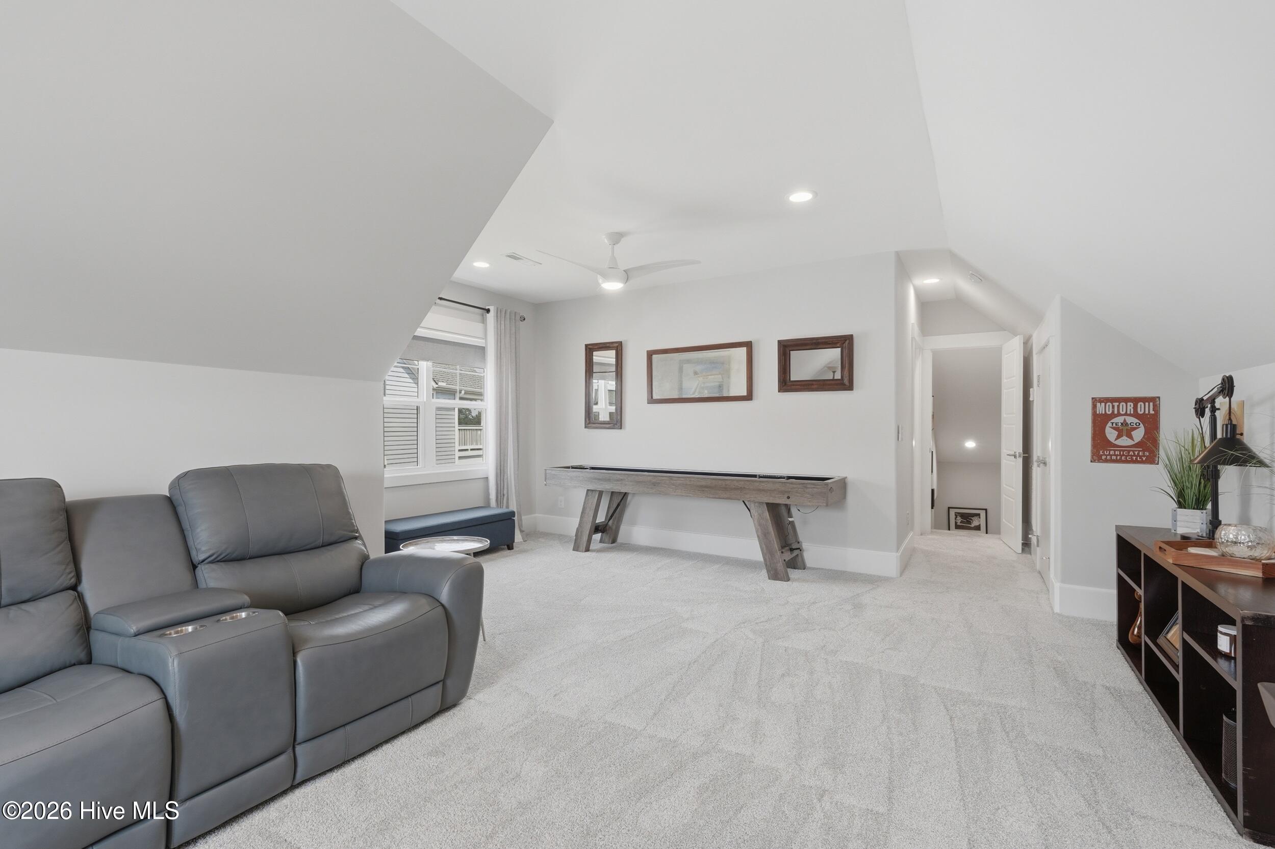 100567484 | Photo 47