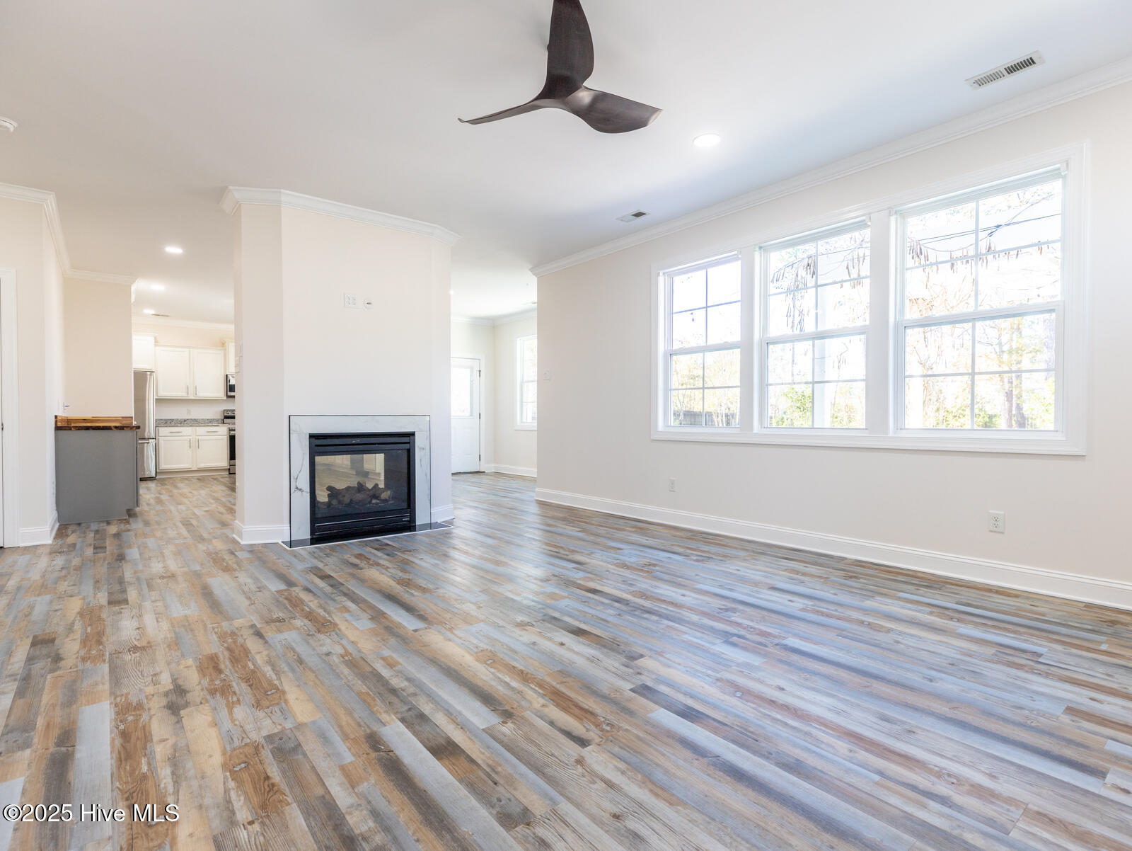 100546251 | Photo 26