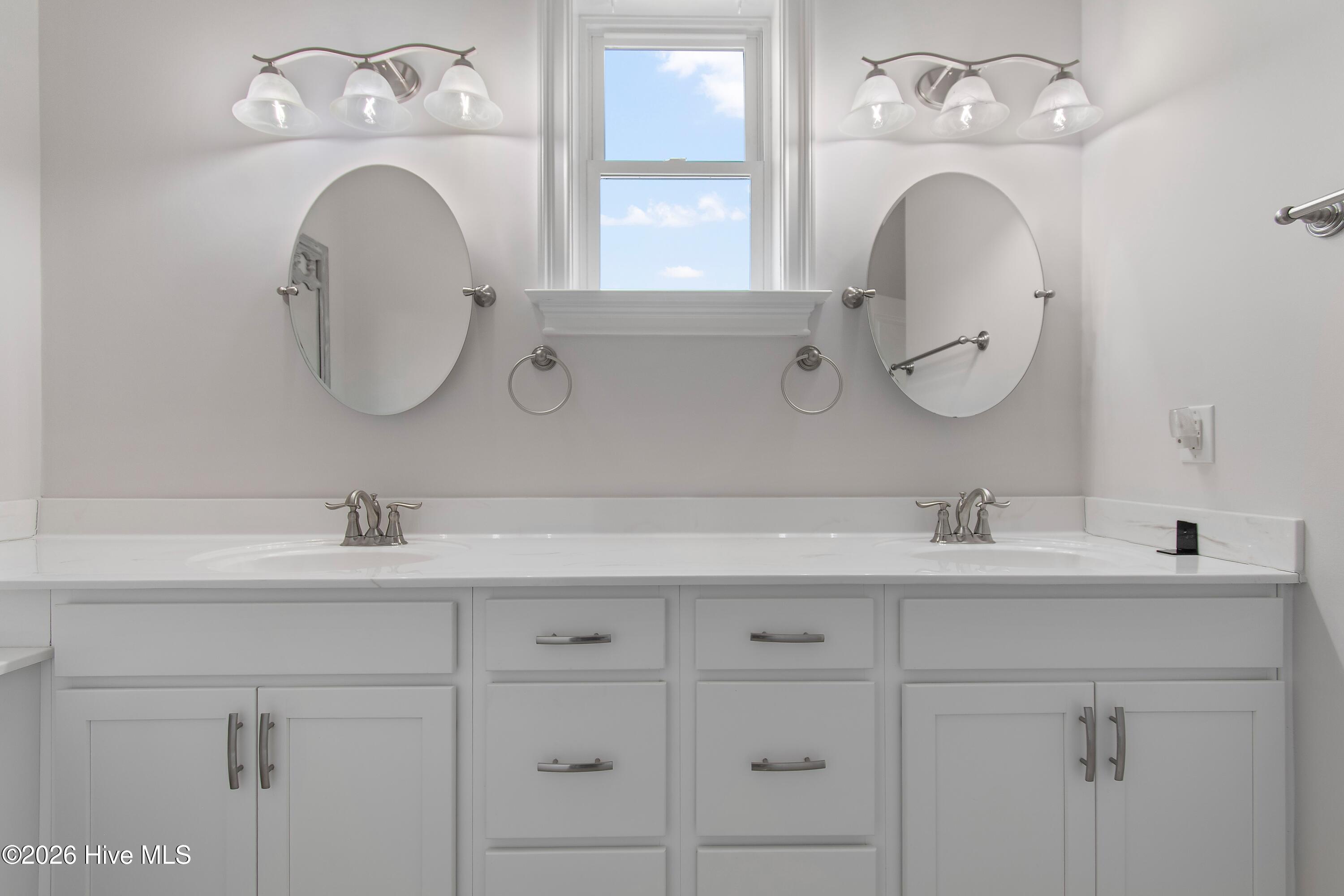 100556573 | Photo 24