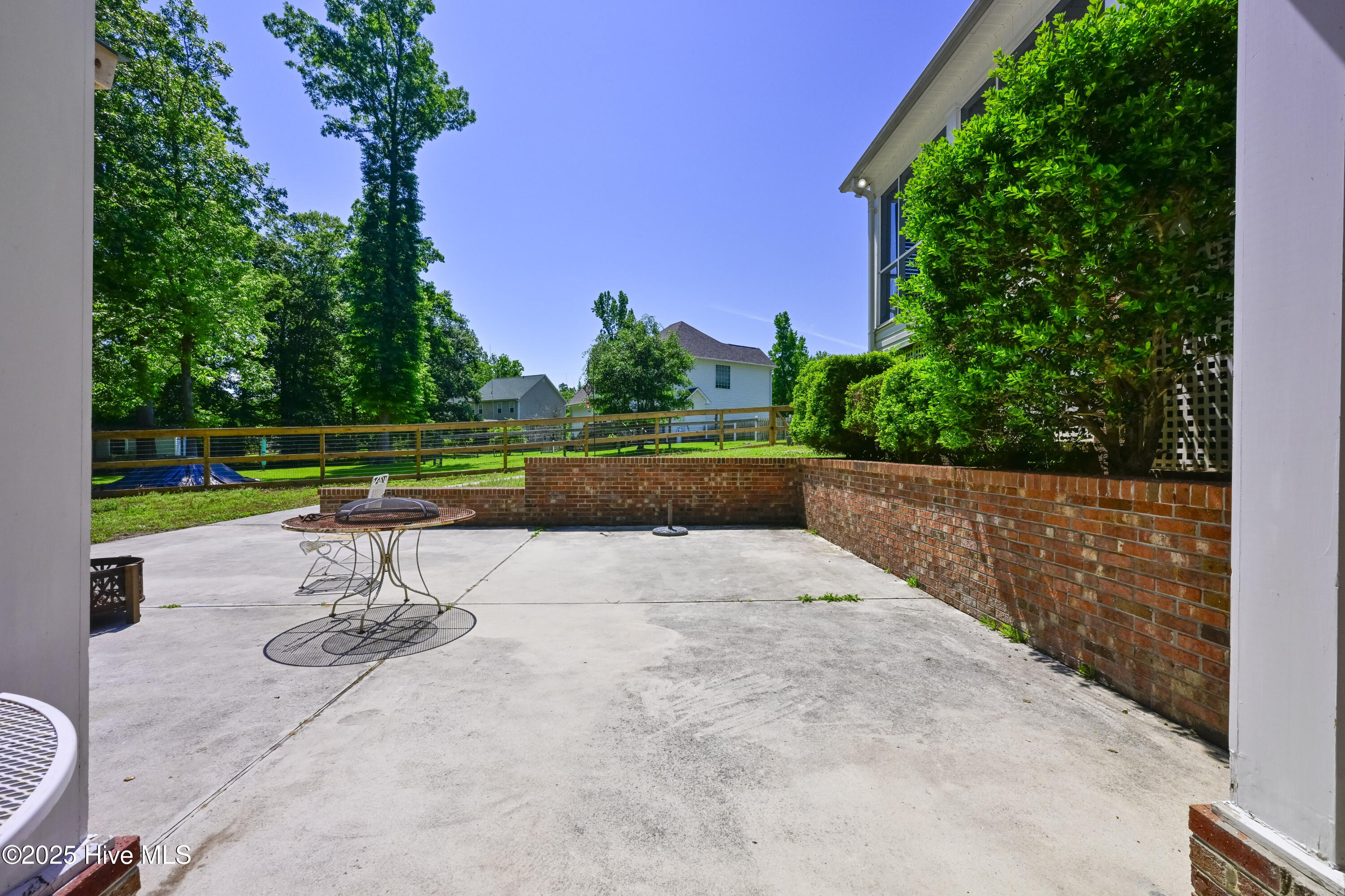 100523766 | Photo 68