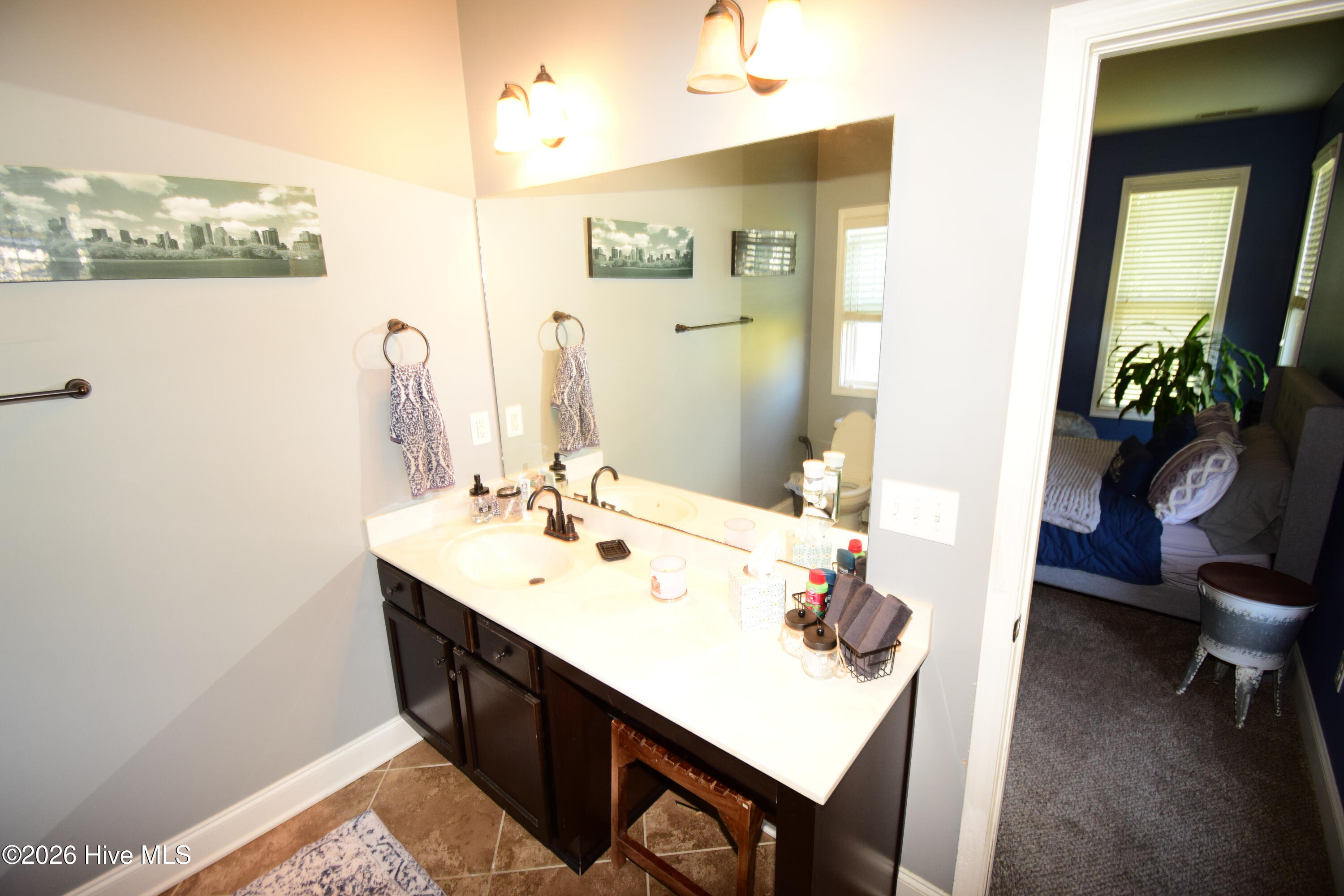 100566647 | Photo 25