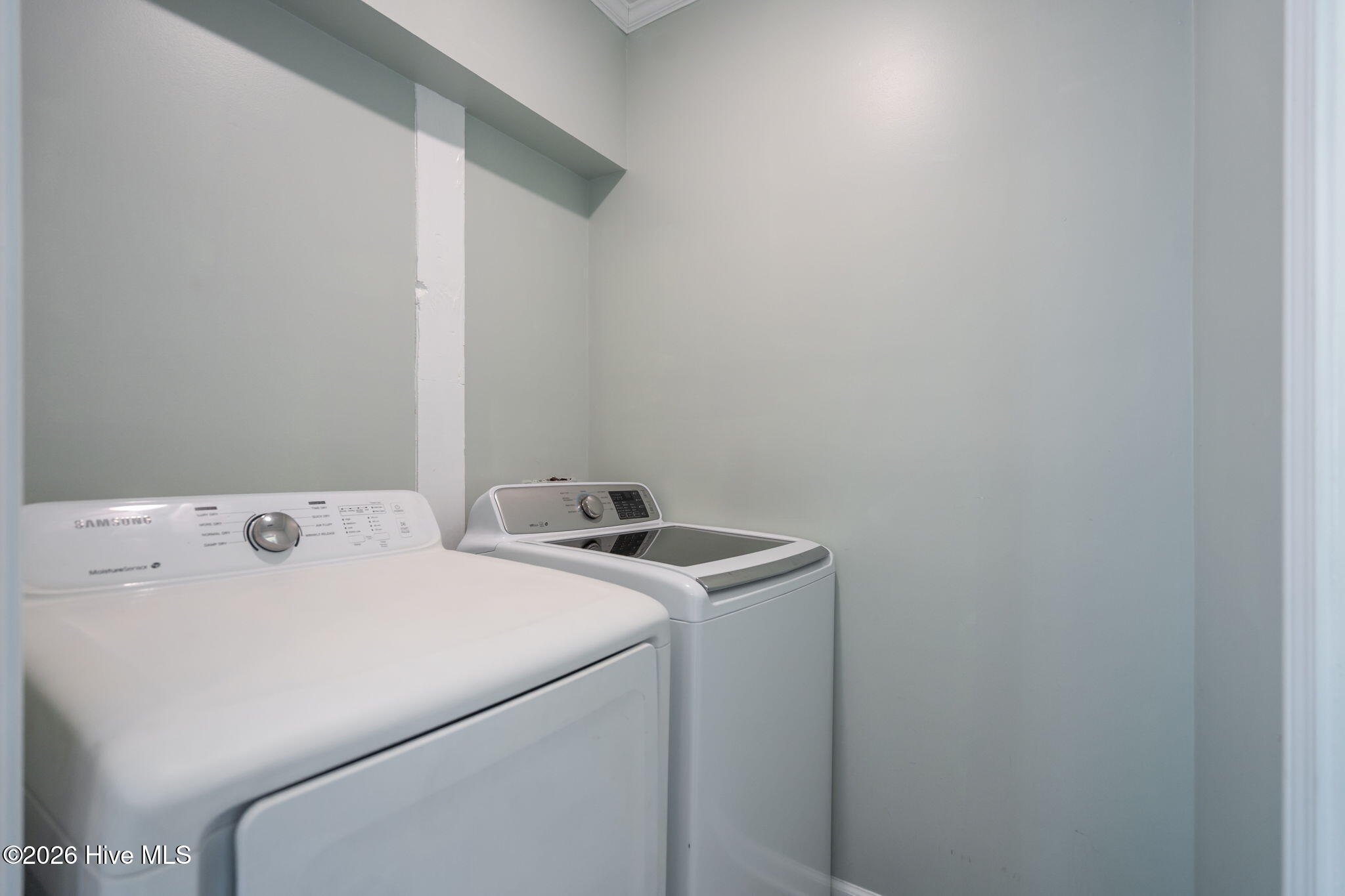 100545897 | Photo 38