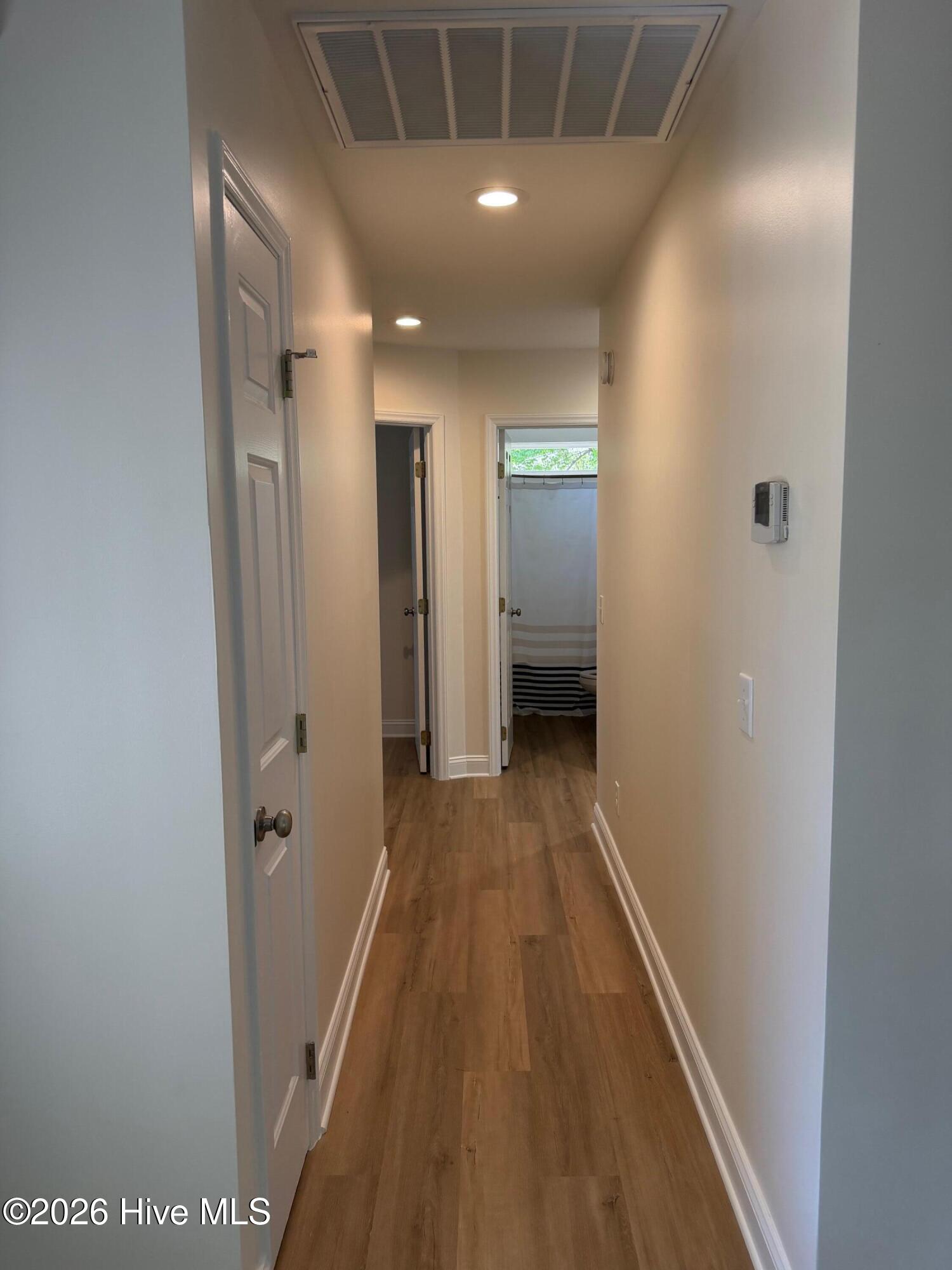 100568177 | Photo 33