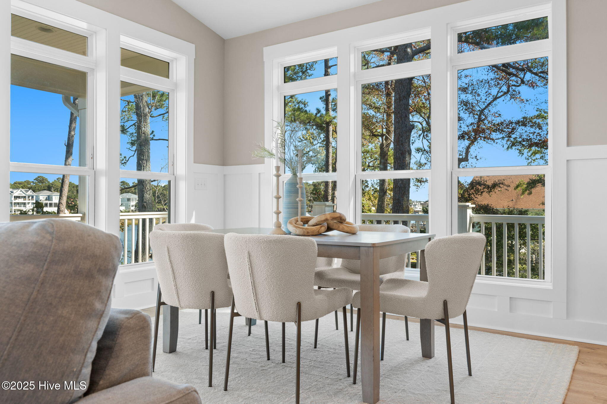 100485023 | Photo 24