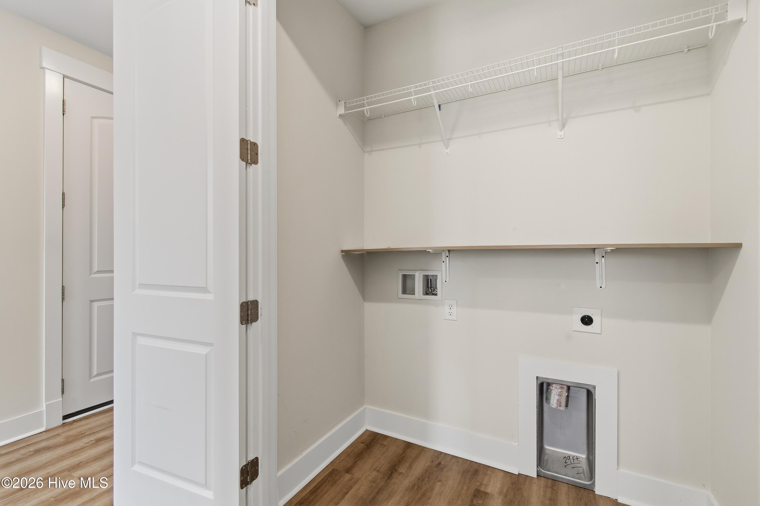 100558593 | Photo 18