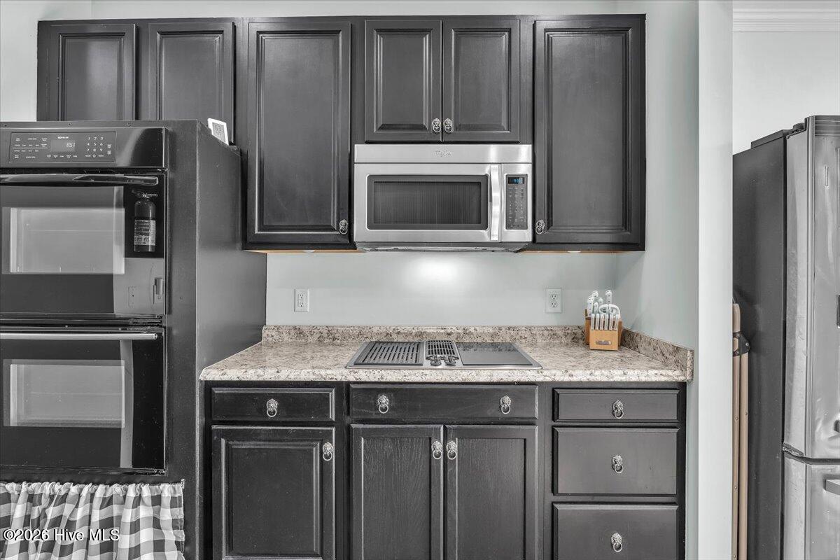 100561788 | Photo 34