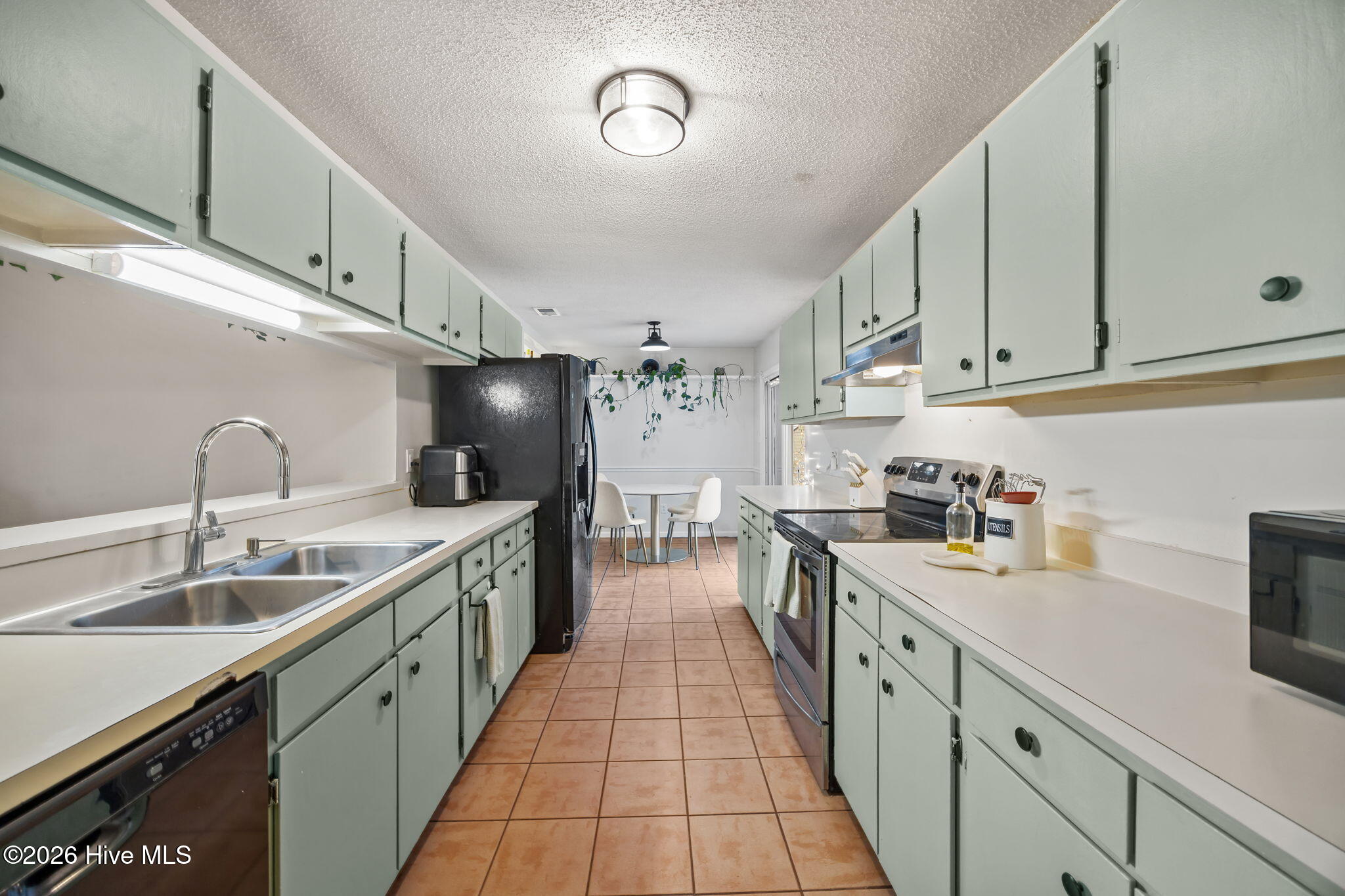 100559460 | Photo 16