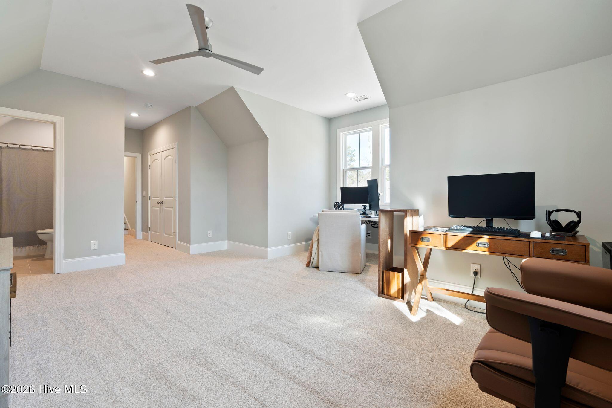 100551668 | Photo 68