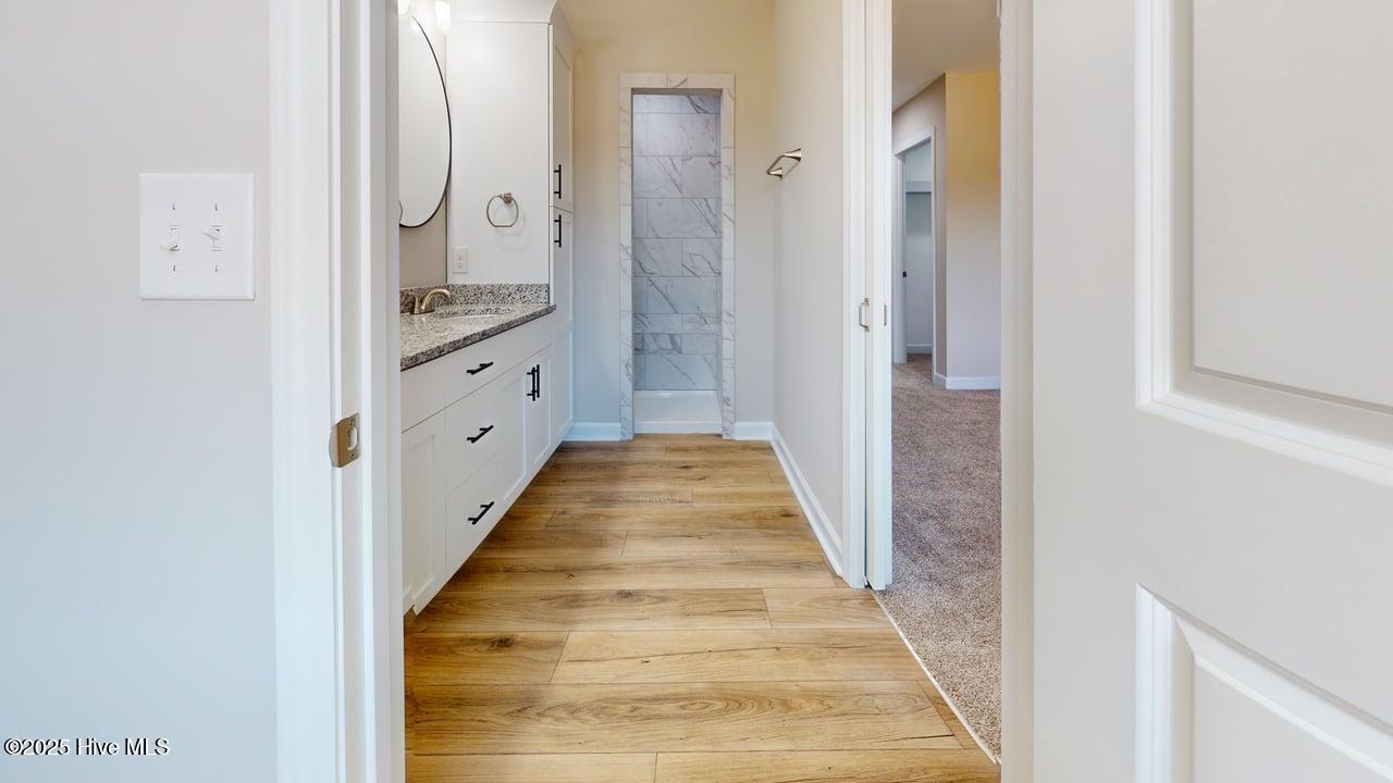 100542027 | Photo 35