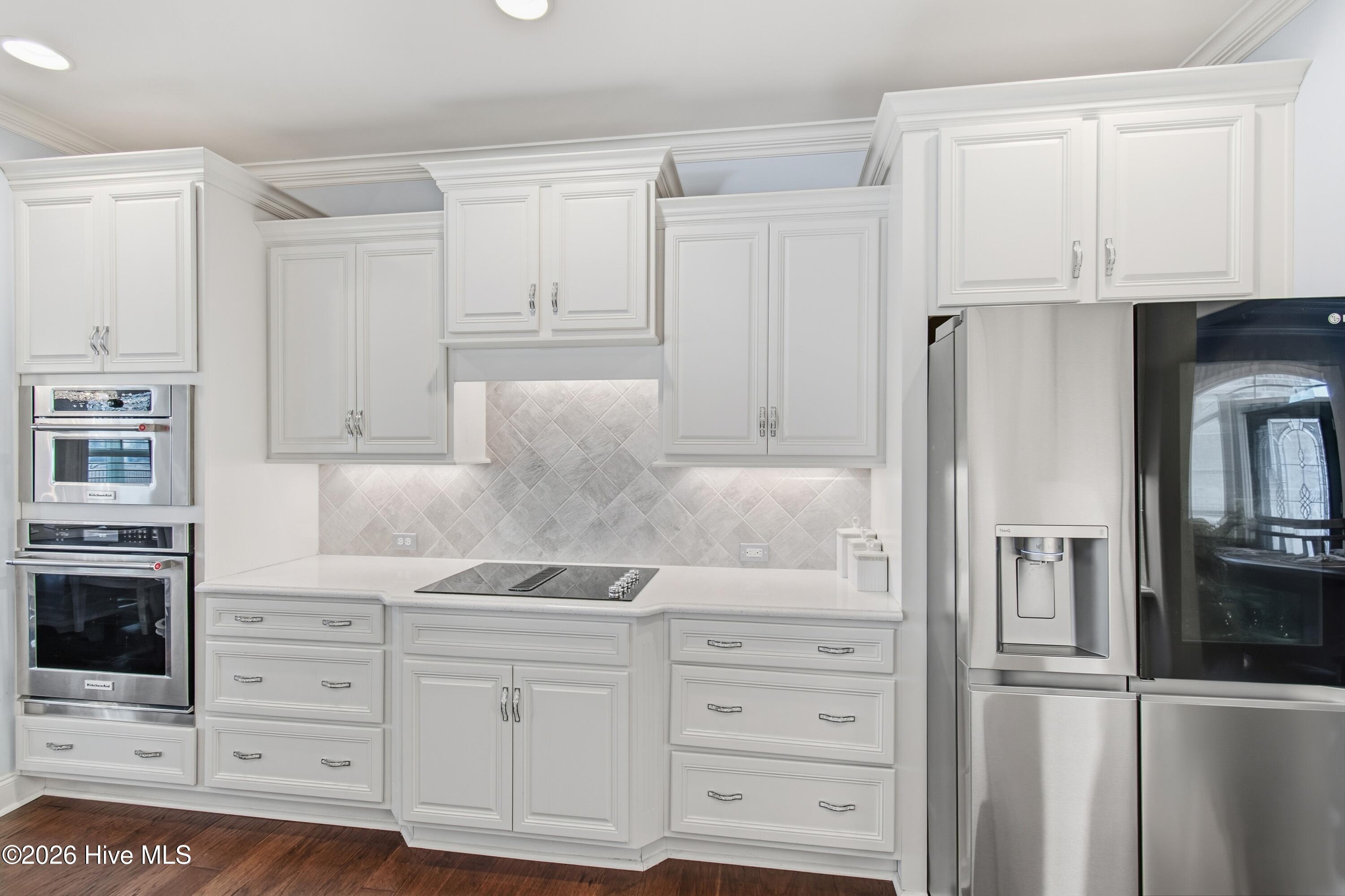 100548705 | Photo 30