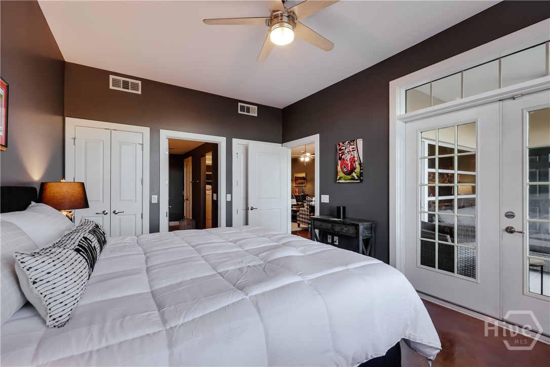 494 Baxter Street 32