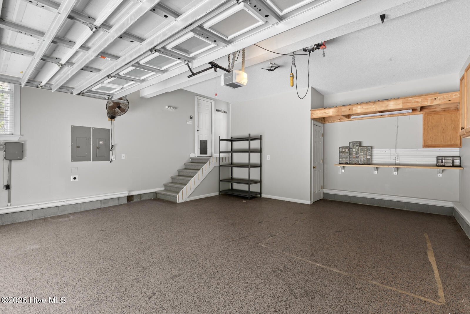 100569189 | Photo 50