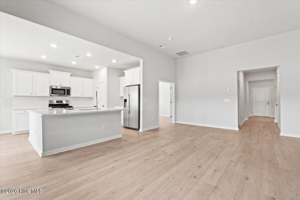 100567069 | Photo 11