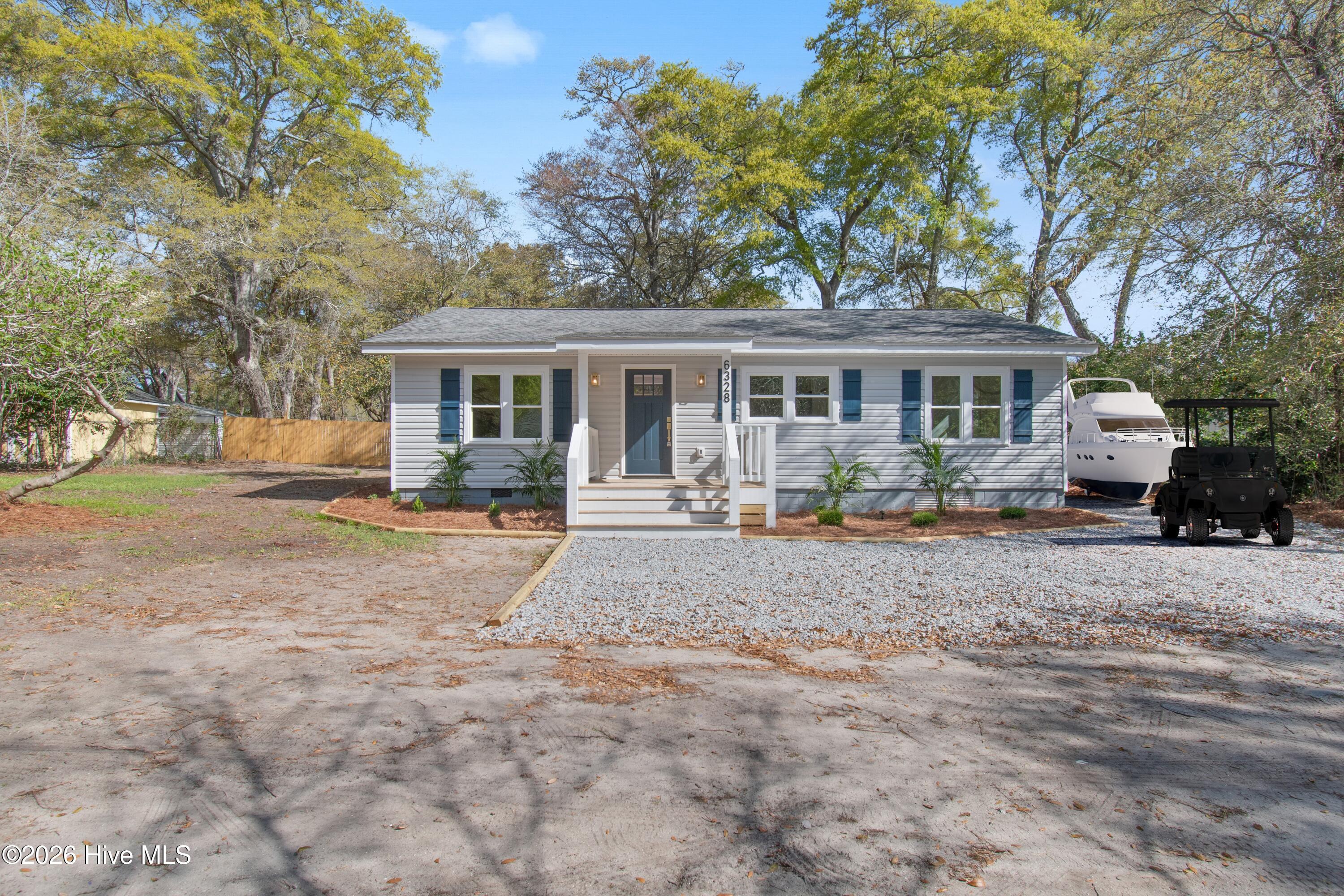 100564131 | Photo 35