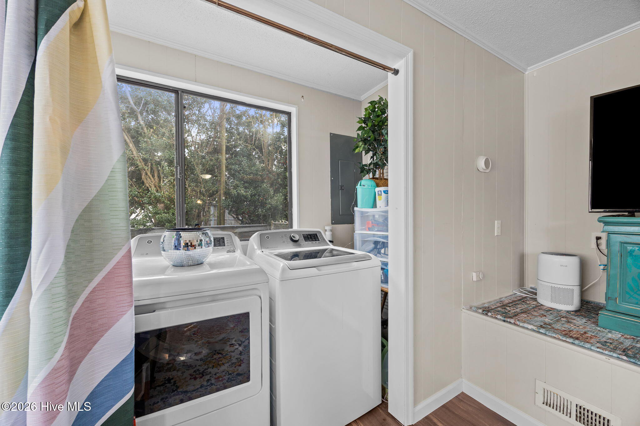 100555737 | Photo 28