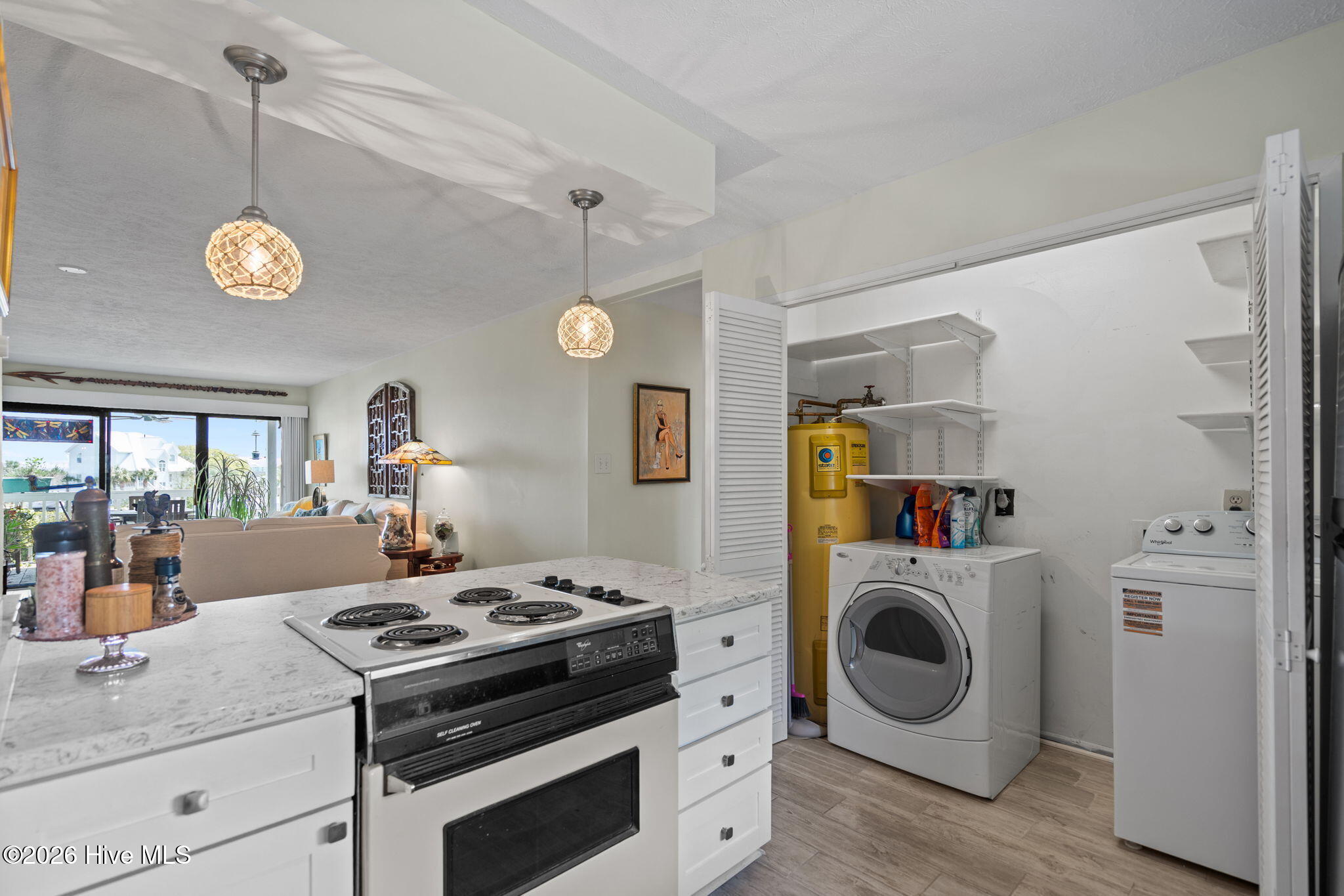 100563090 | Photo 20