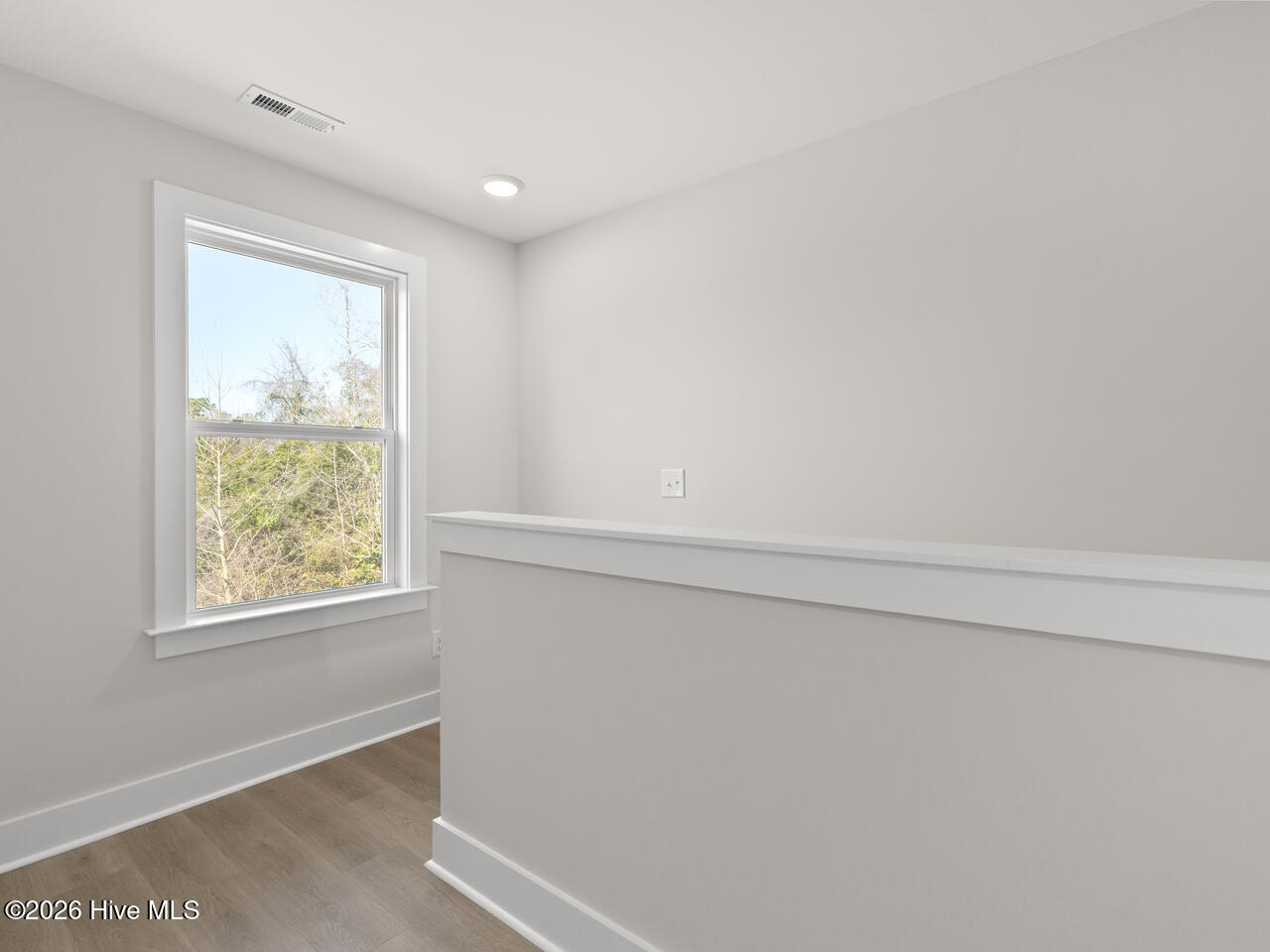 100532361 | Photo 22