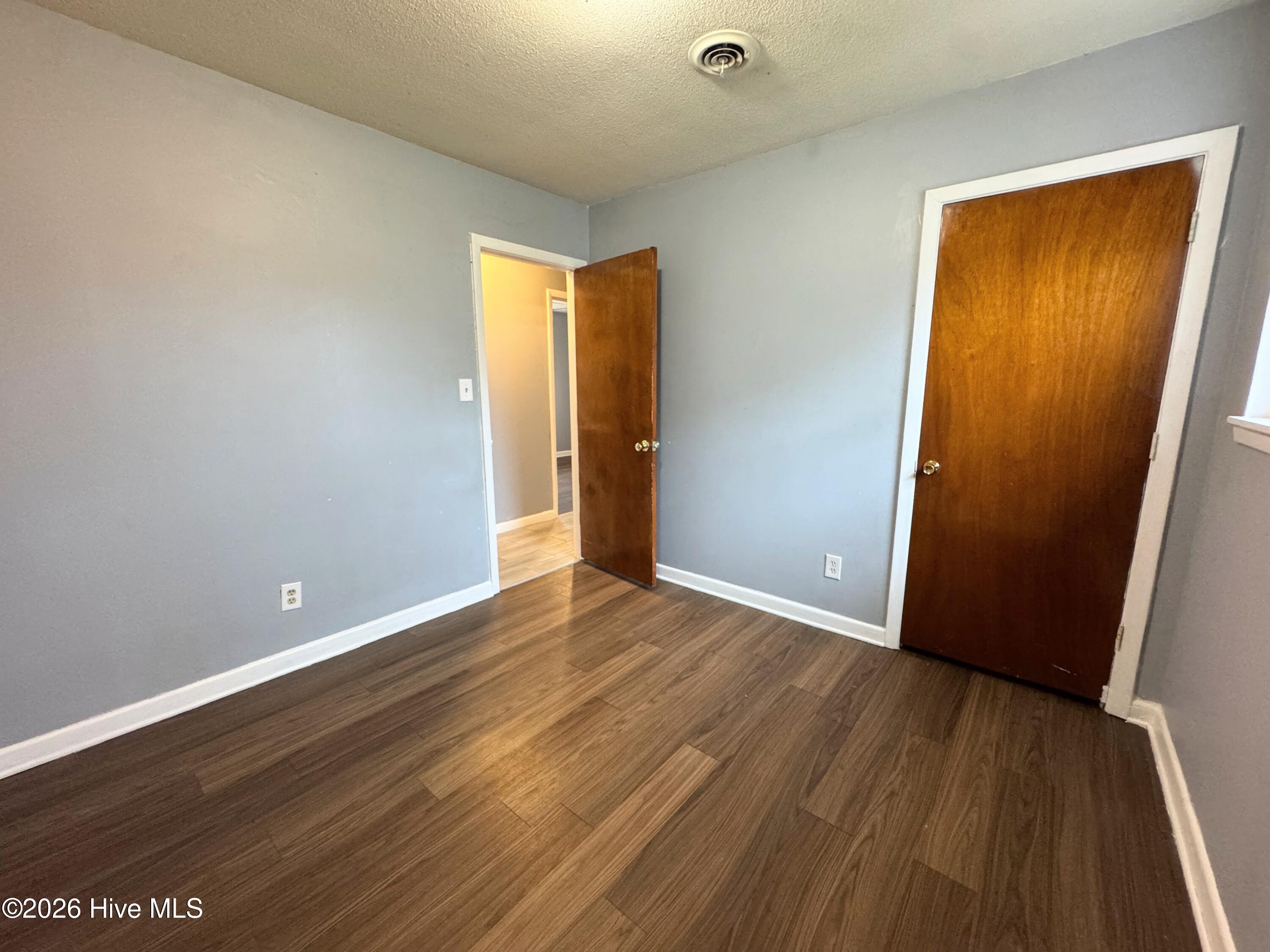 100555957 | Photo 21