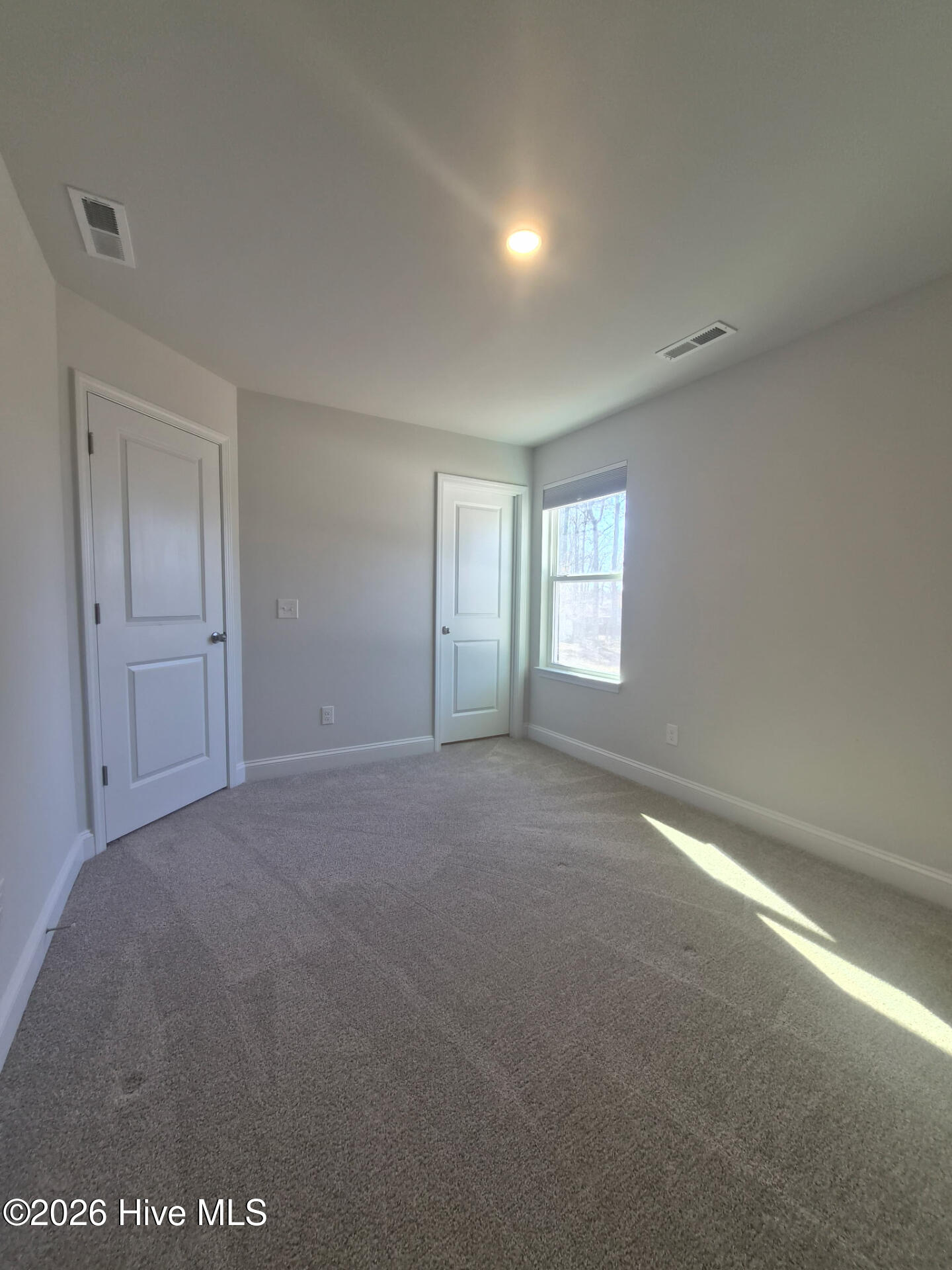 100547261 | Photo 19