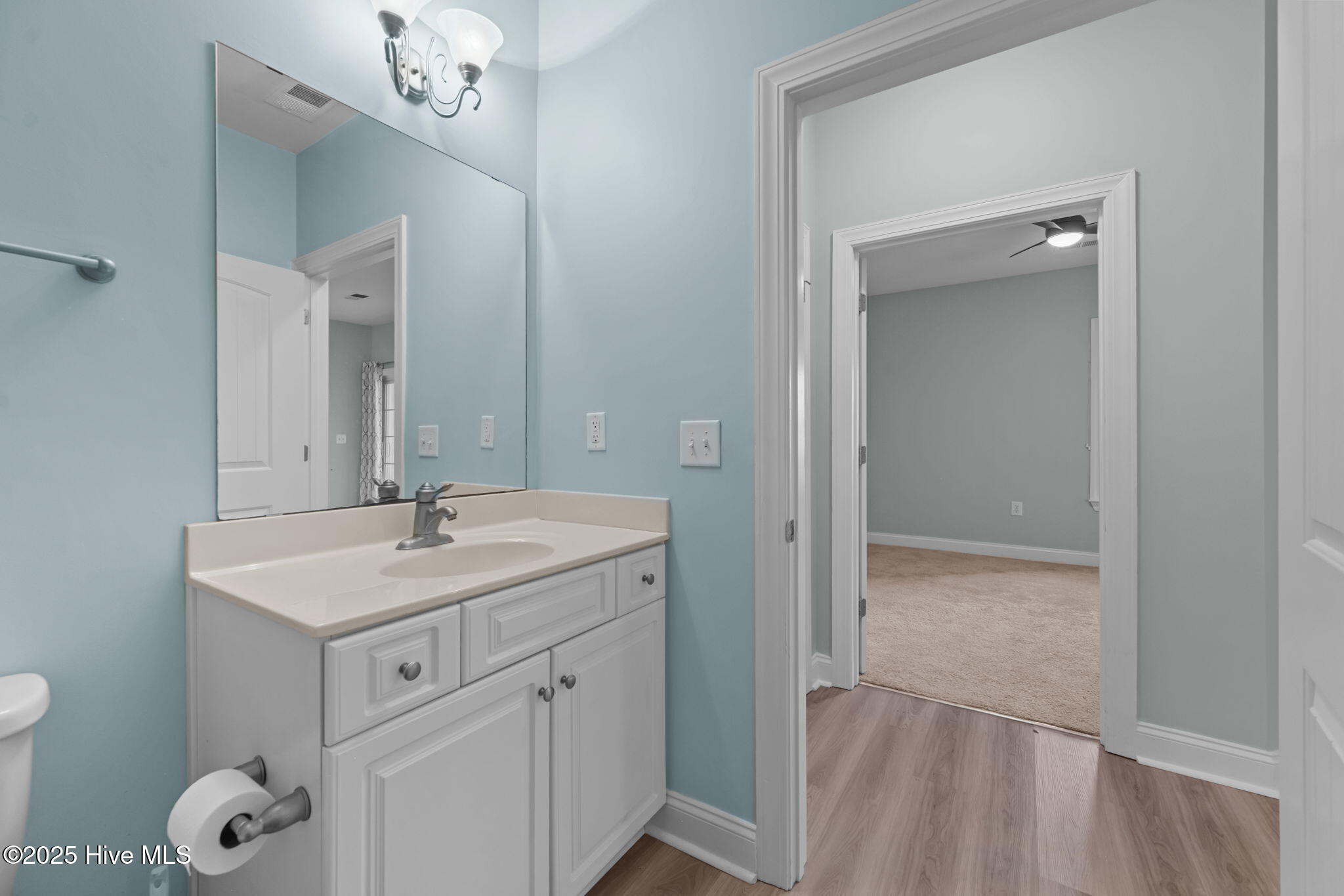 100506684 | Photo 32