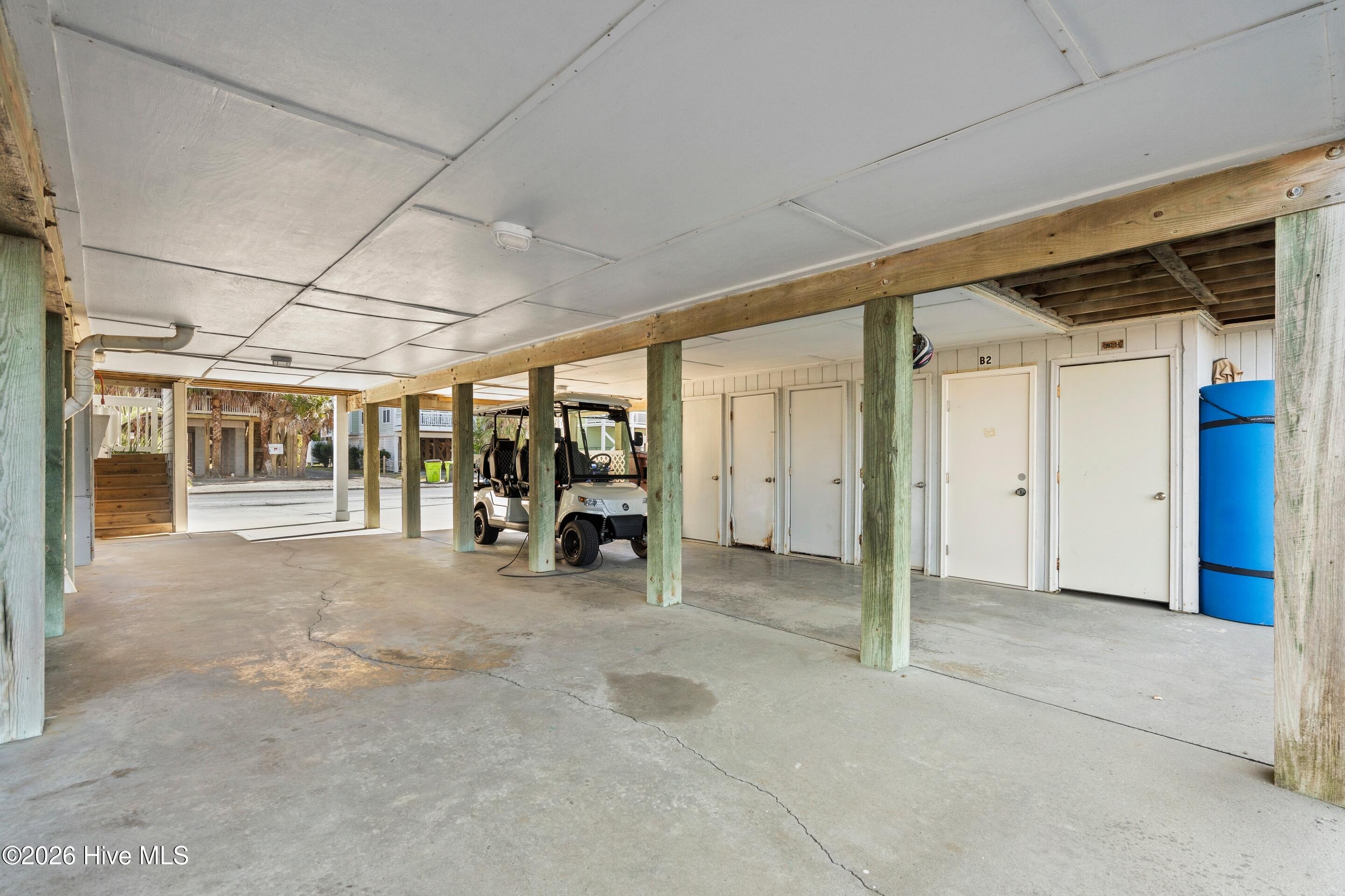 100550502 | Photo 41