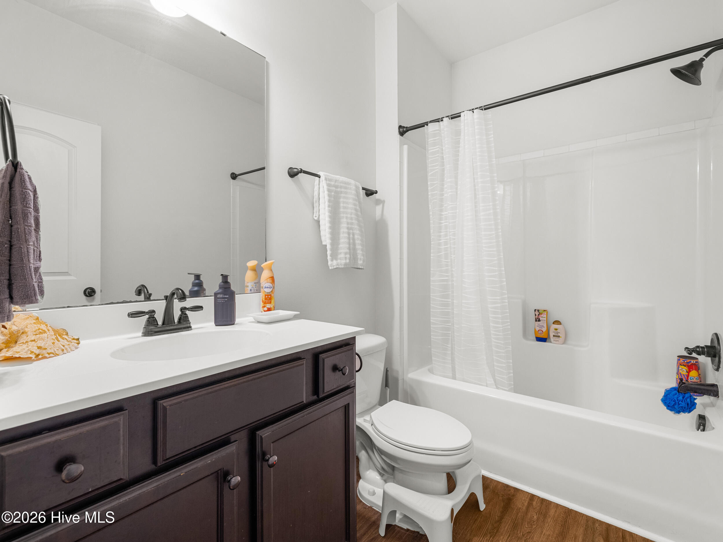 100570237 | Photo 45