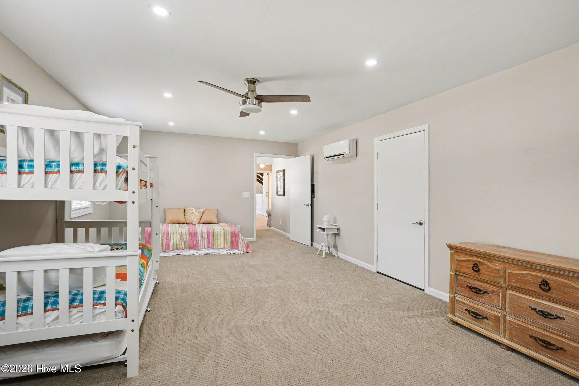 100561753 | Photo 20