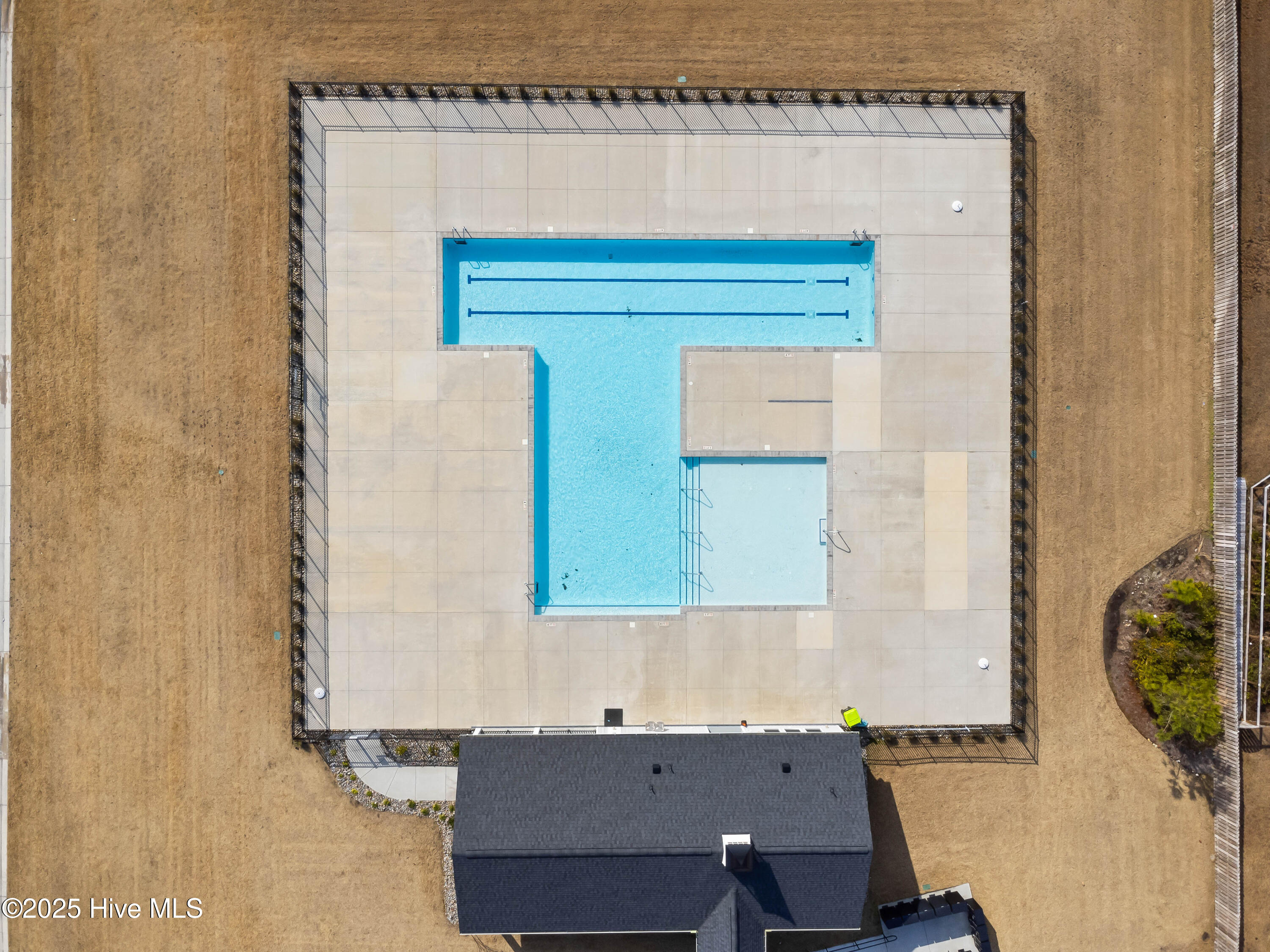 100545070 | Photo 71