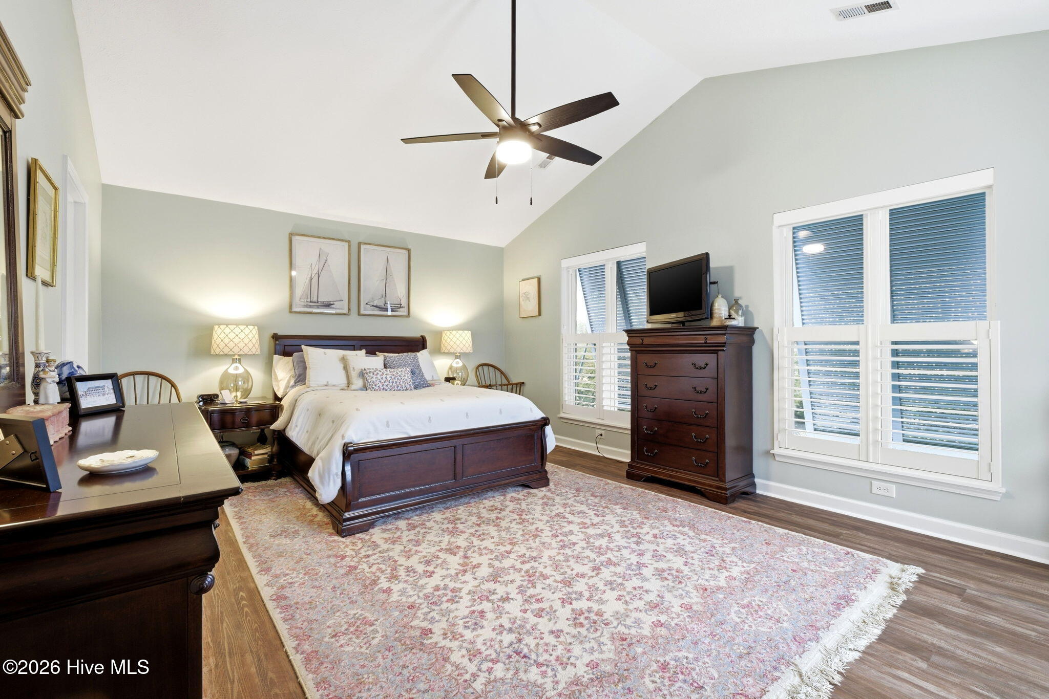 100556182 | Photo 13