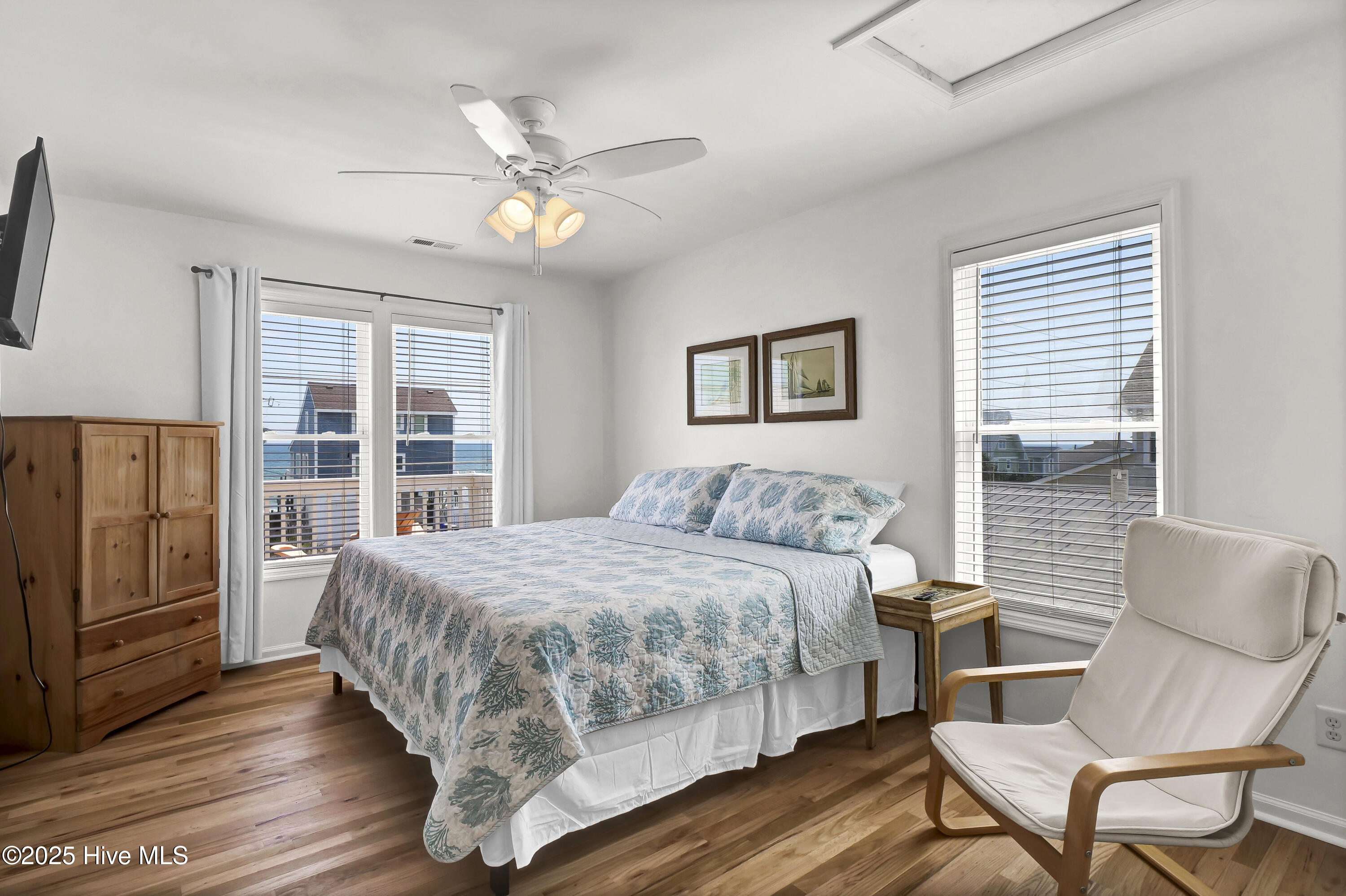 100521300 | Photo 28