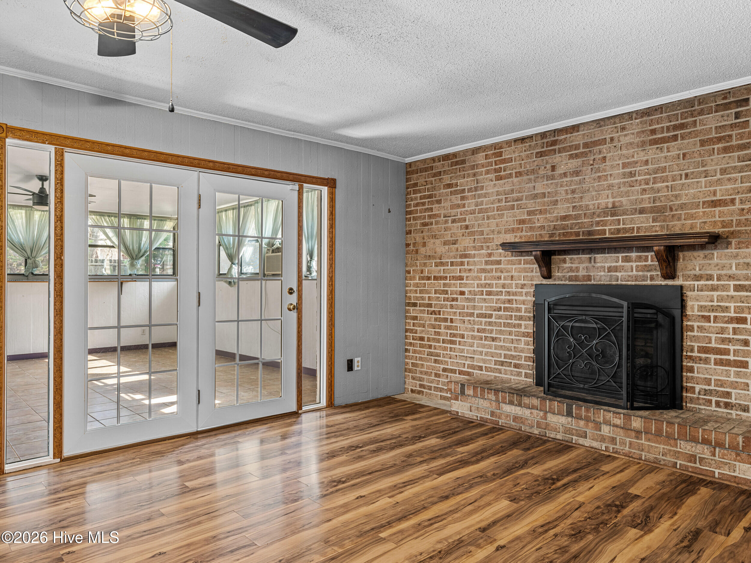 100561743 | Photo 21