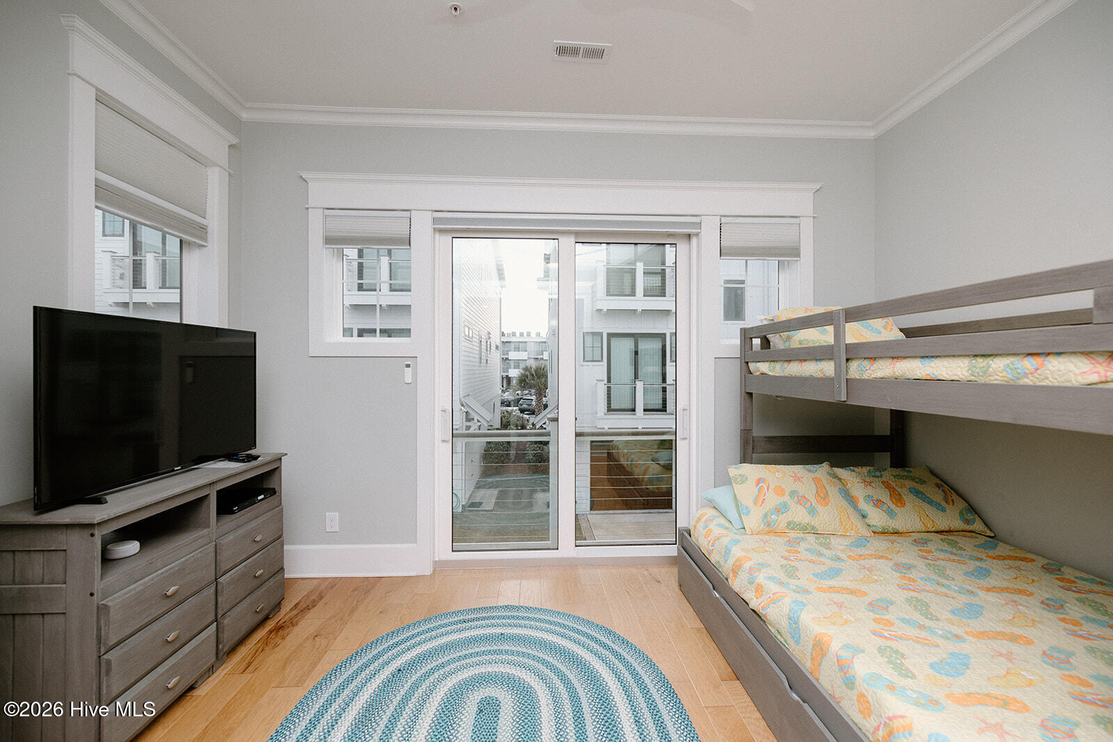 100550346 | Photo 31