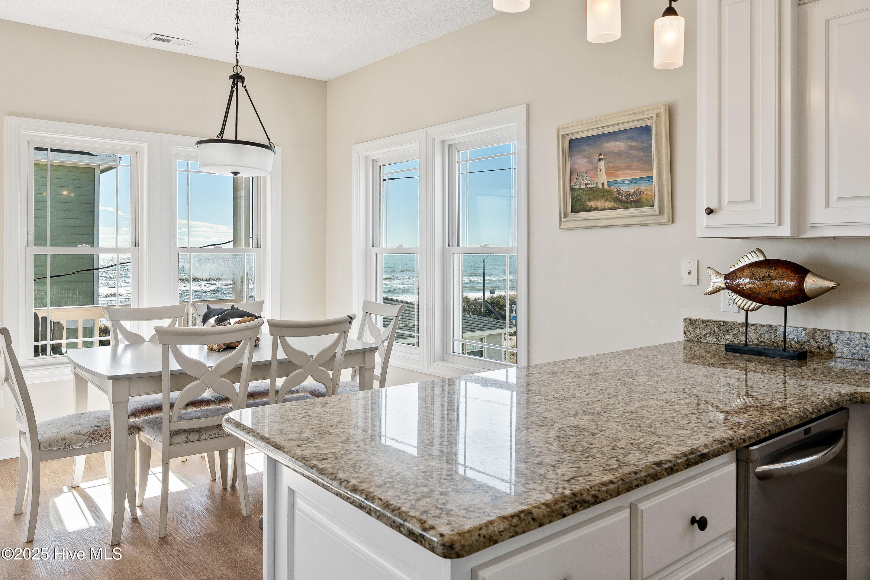 100539314 | Photo 21