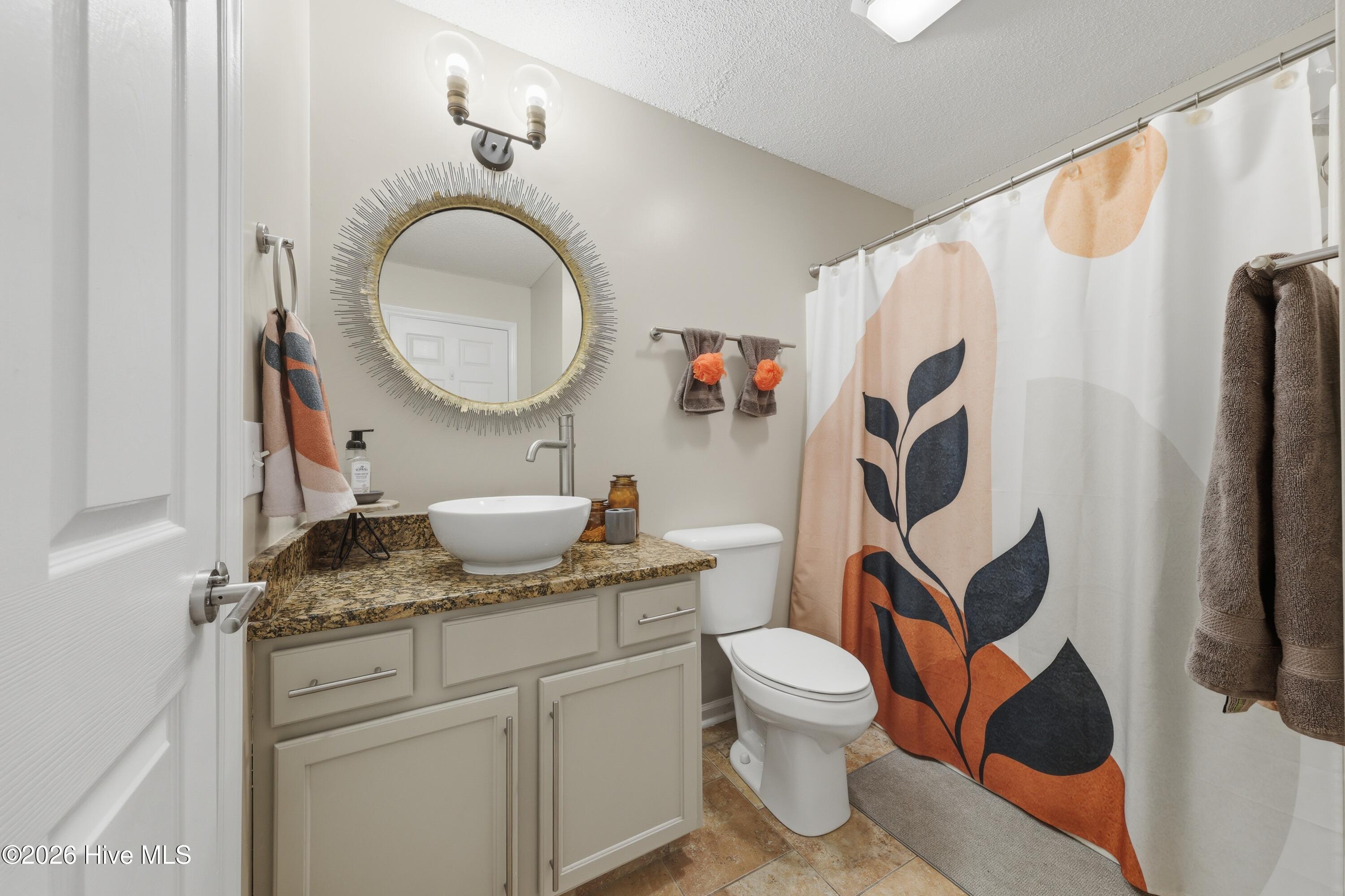 100561608 | Photo 19