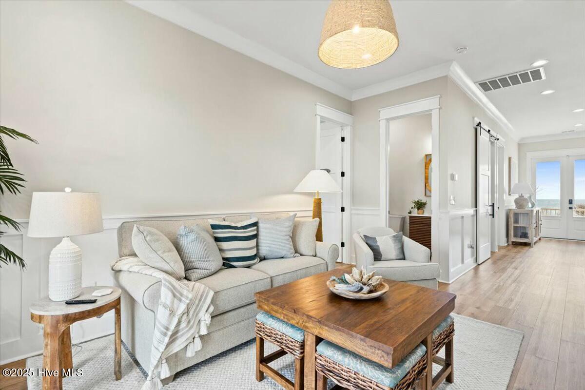 100498532 | Photo 21