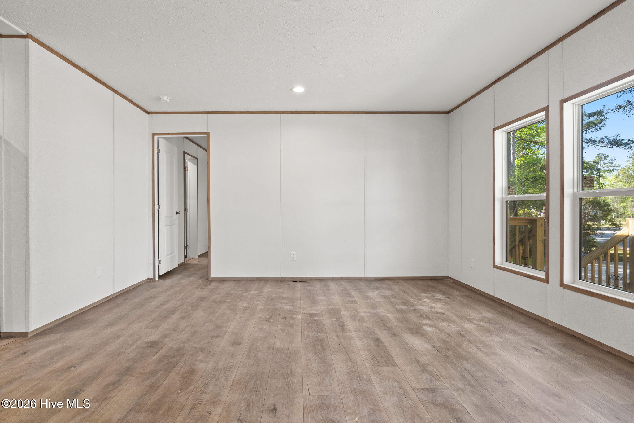 100569950 | Photo 20