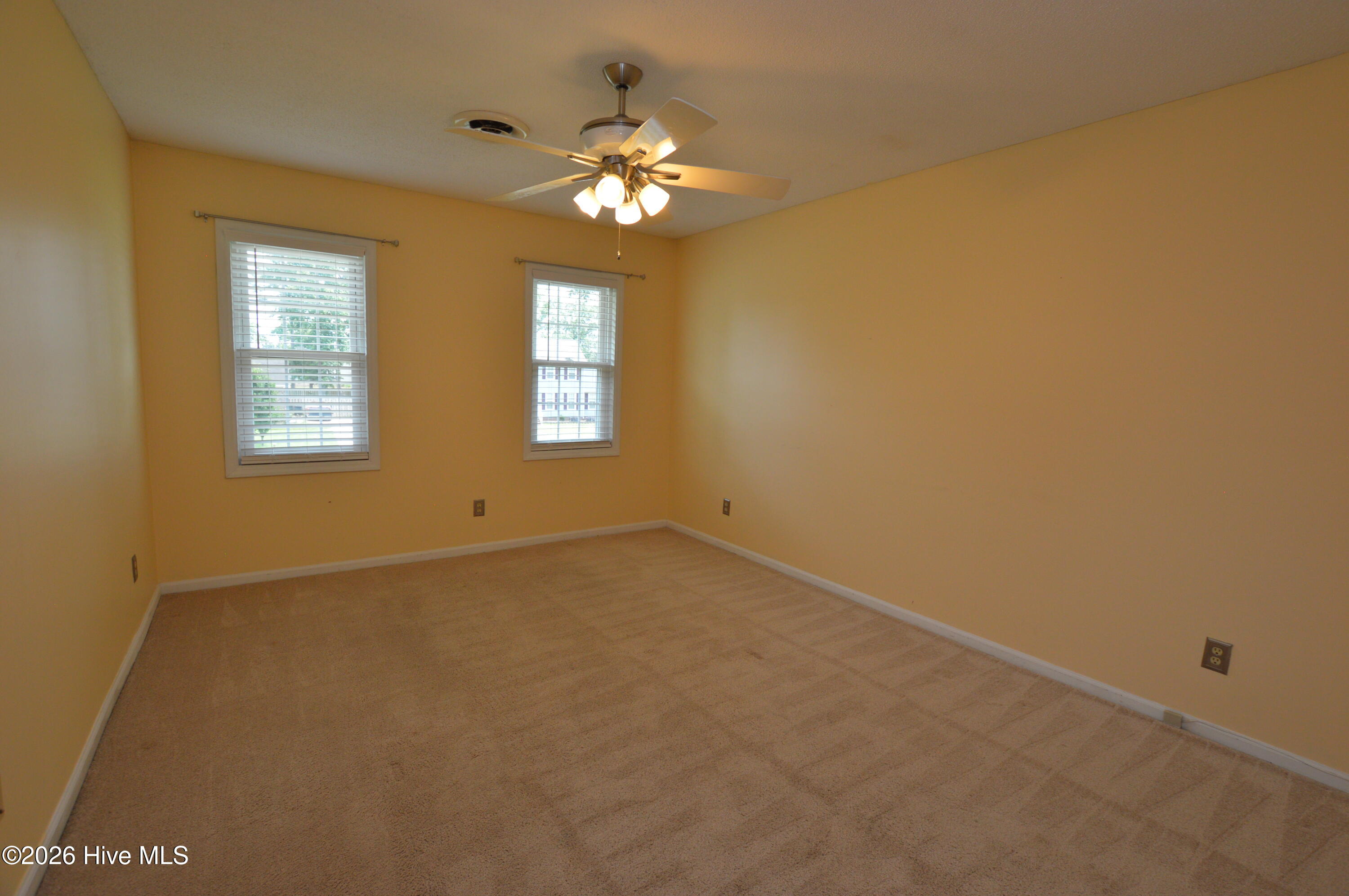 100547848 | Photo 21