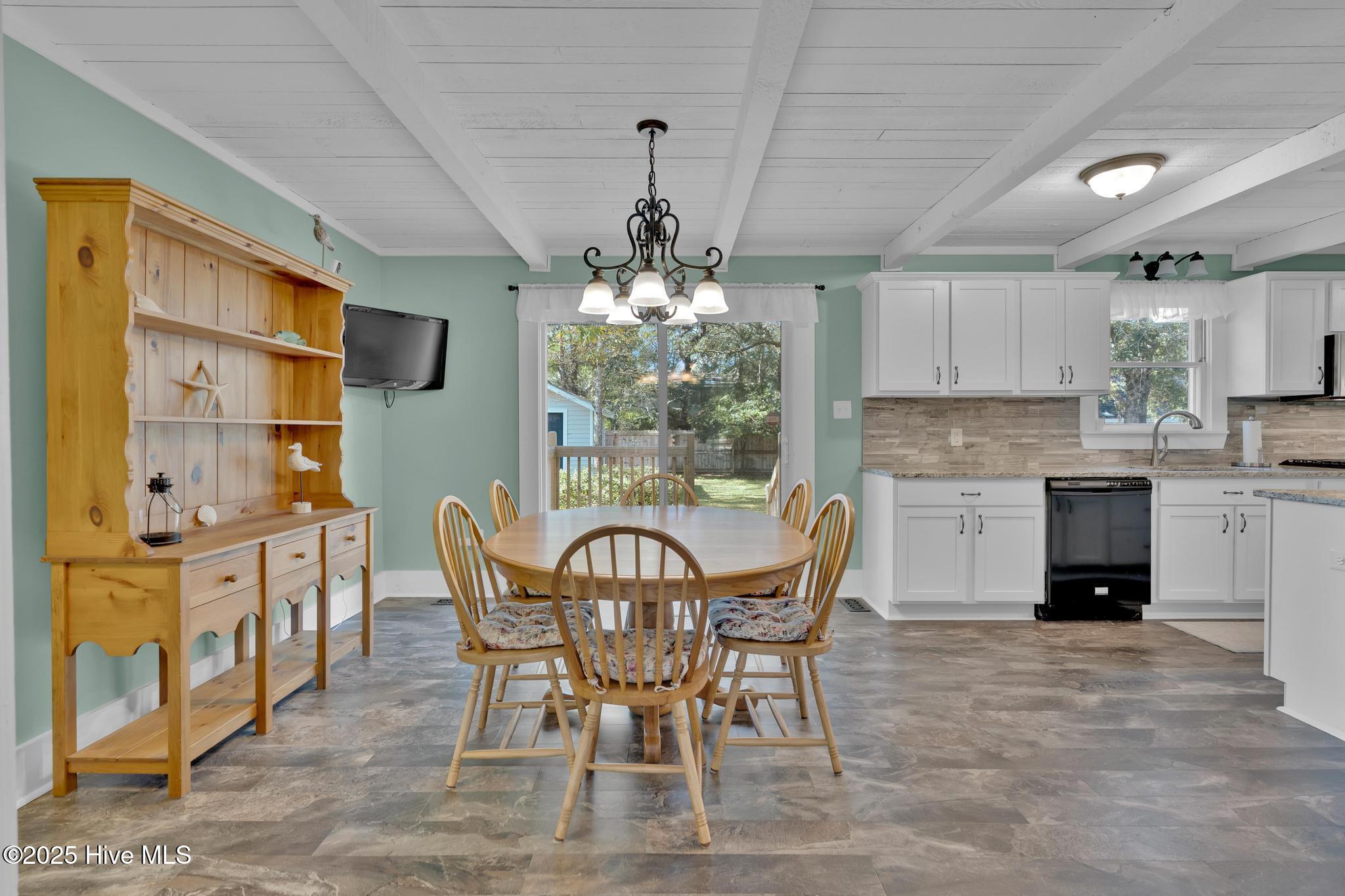 100541095 | Photo 17