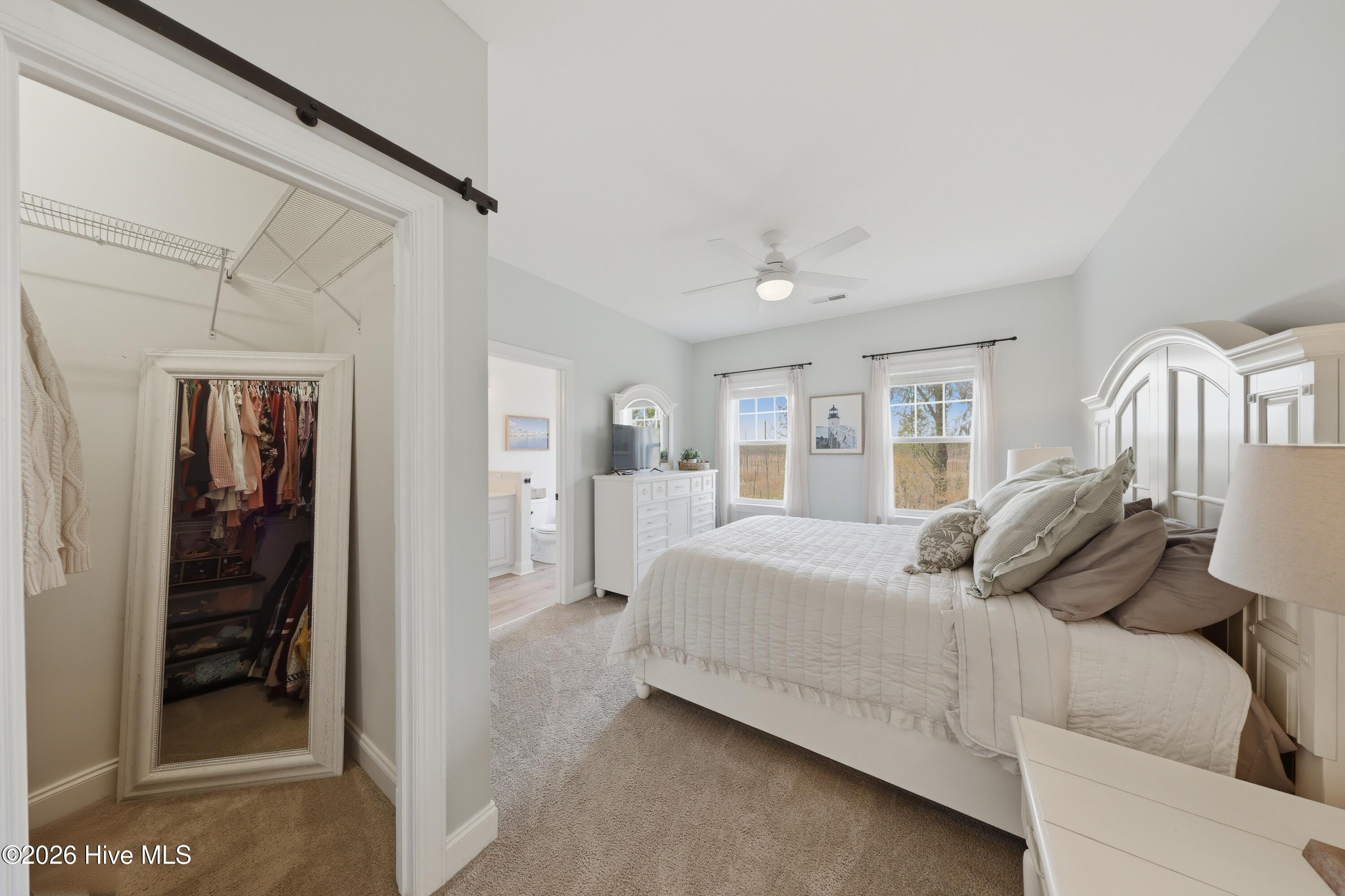 100563729 | Photo 25