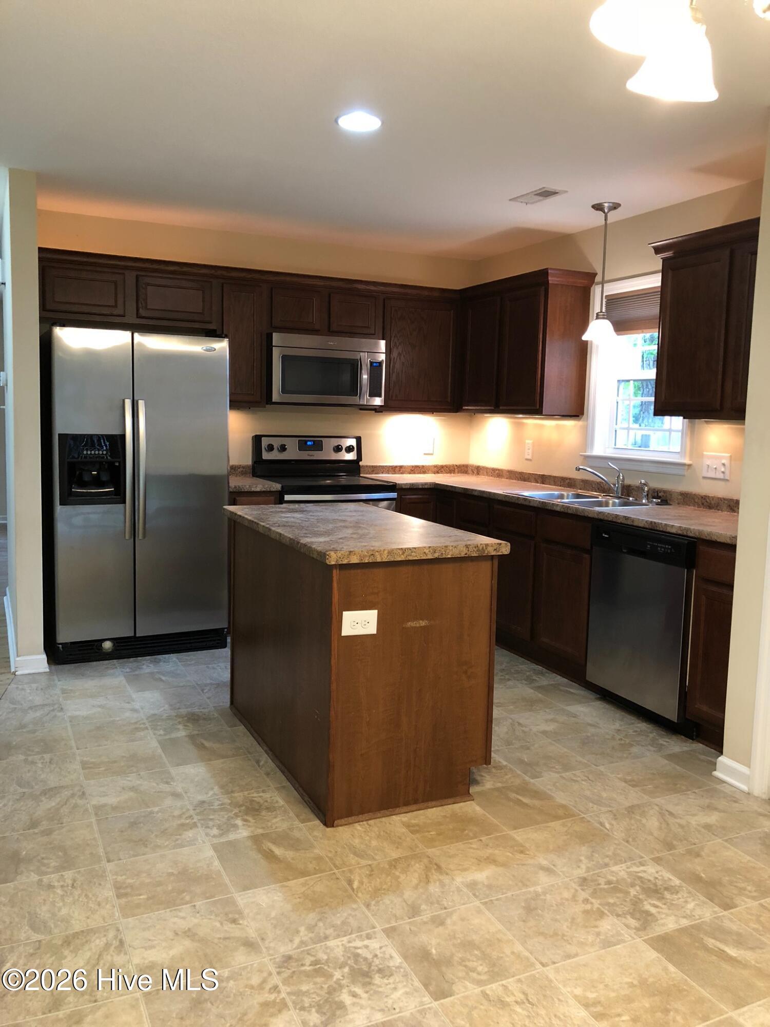 100562553 | Photo 15