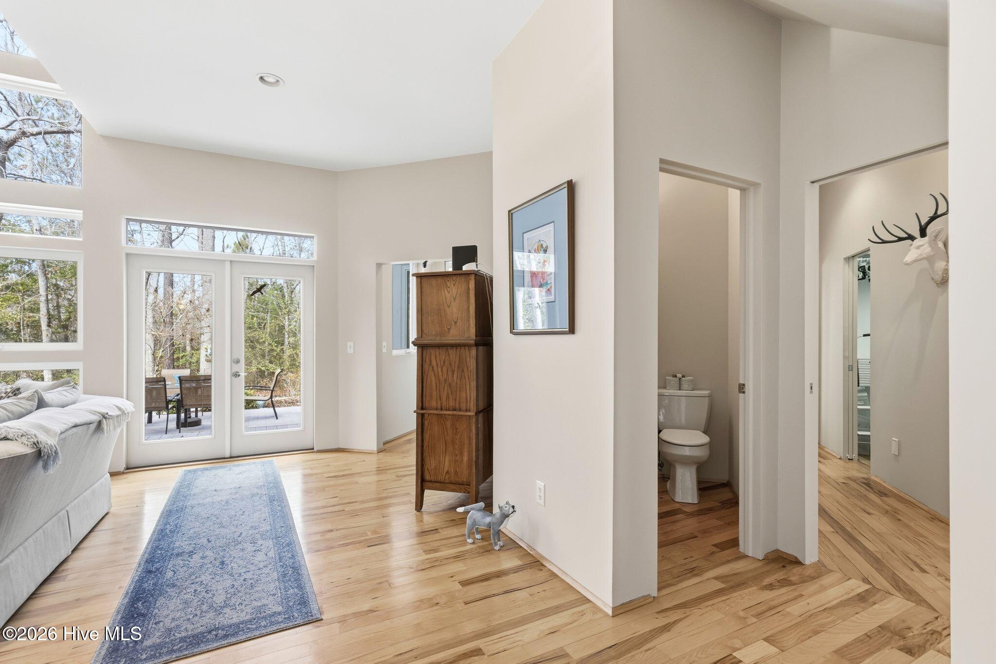 100555834 | Photo 84