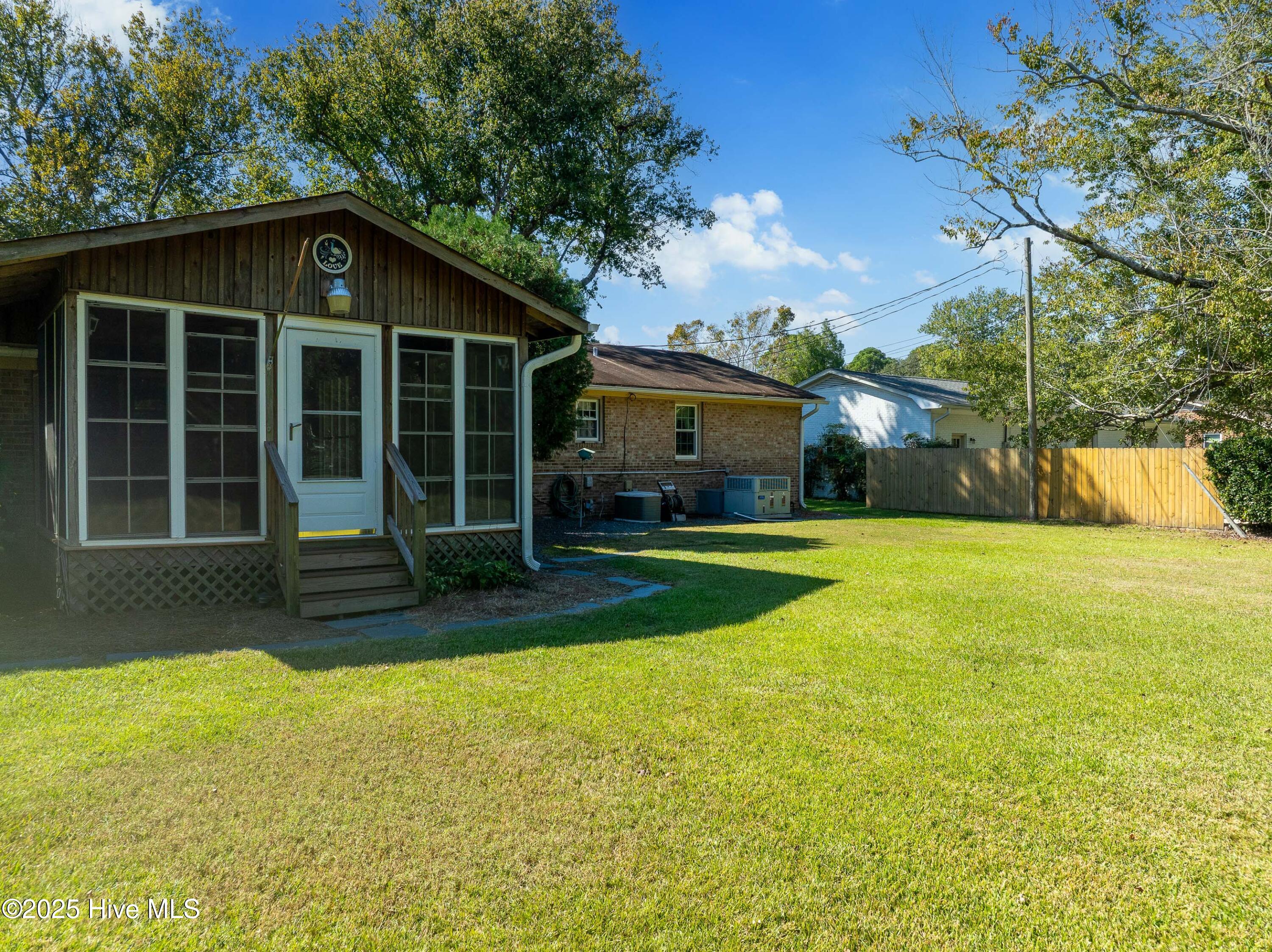 100536869 | Photo 54