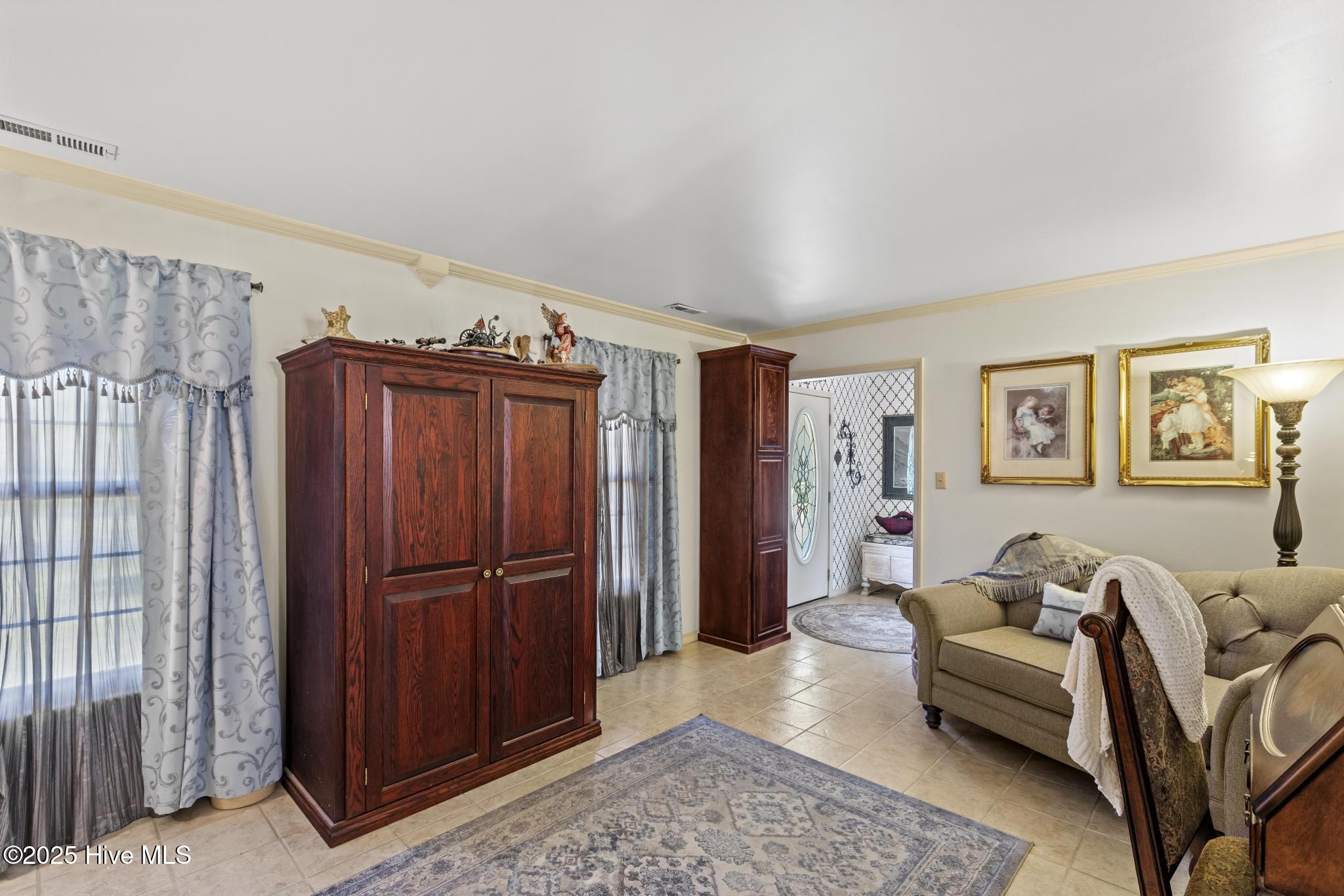 100537186 | Photo 13