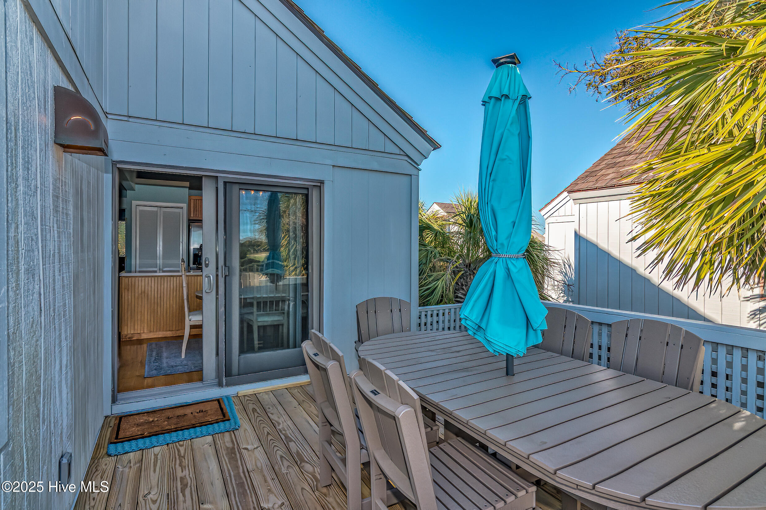 100526215 | Photo 17