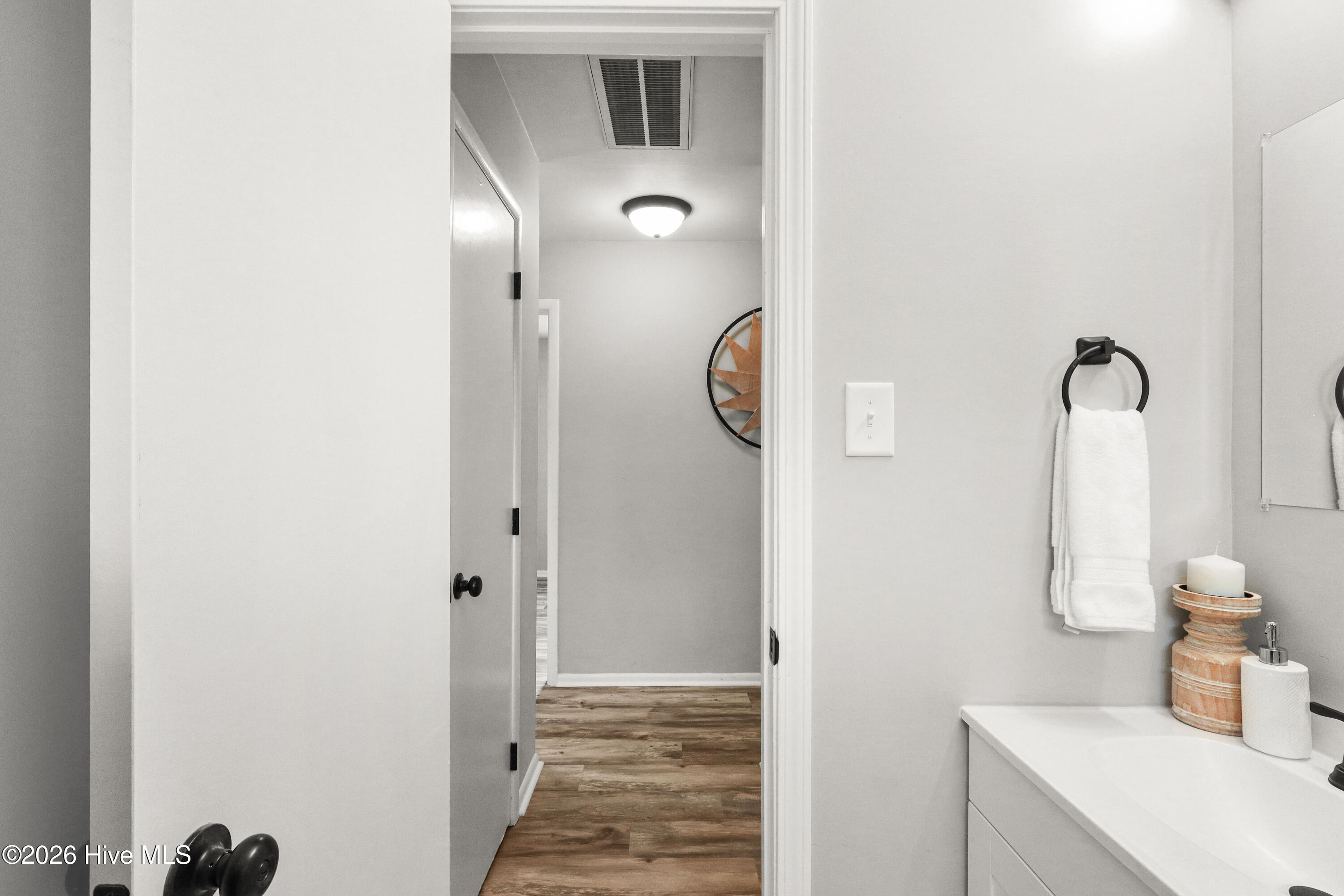 100562432 | Photo 23