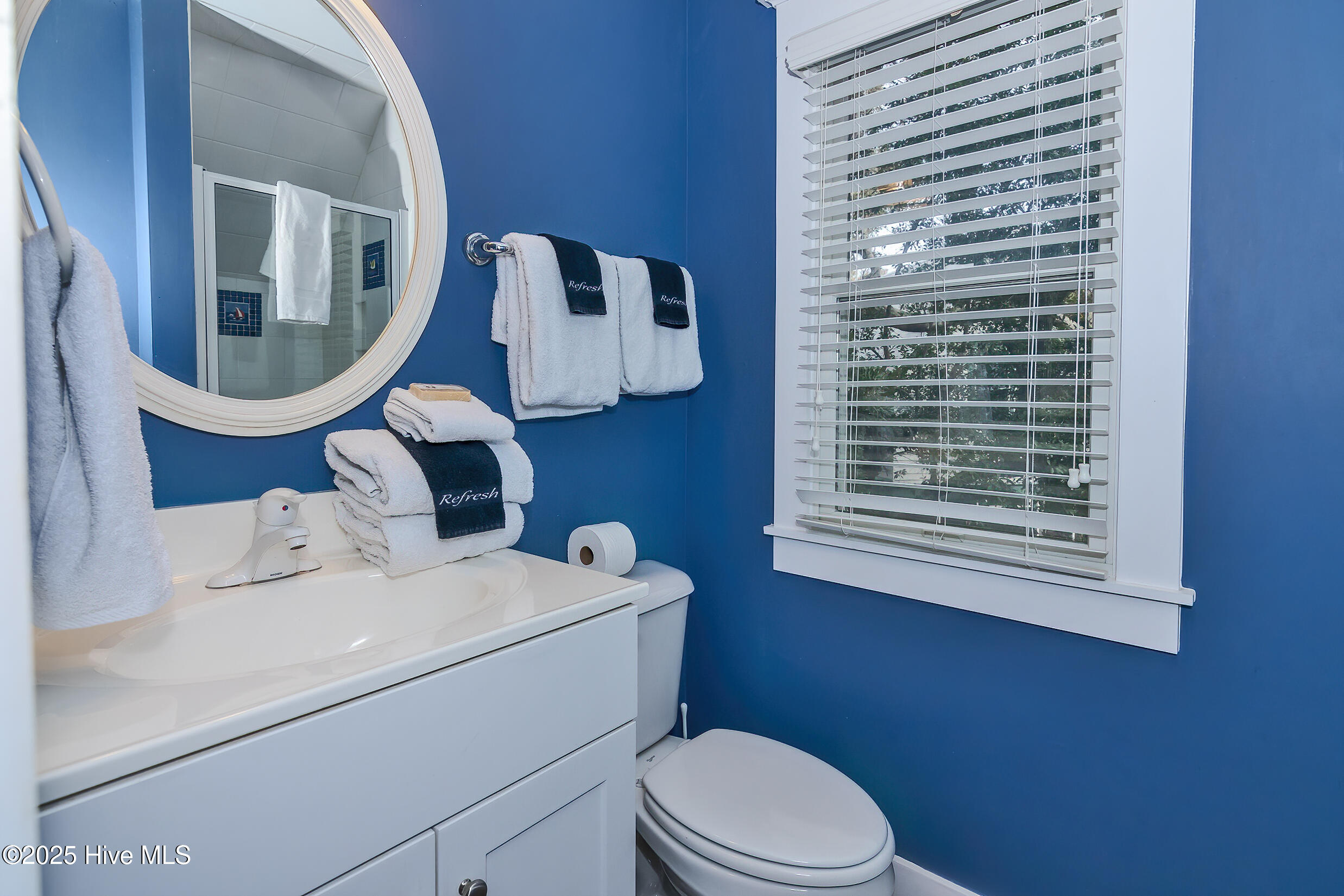 100528350 | Photo 24