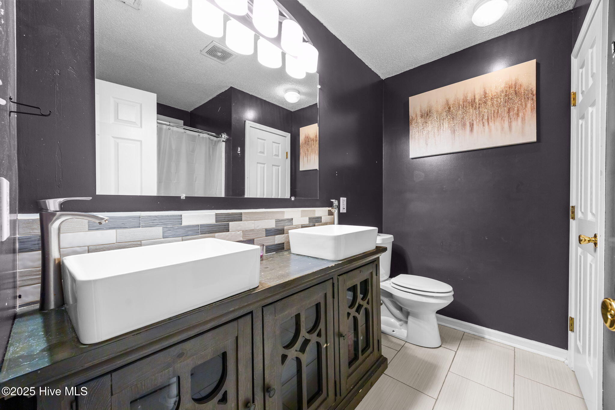 100544873 | Photo 18