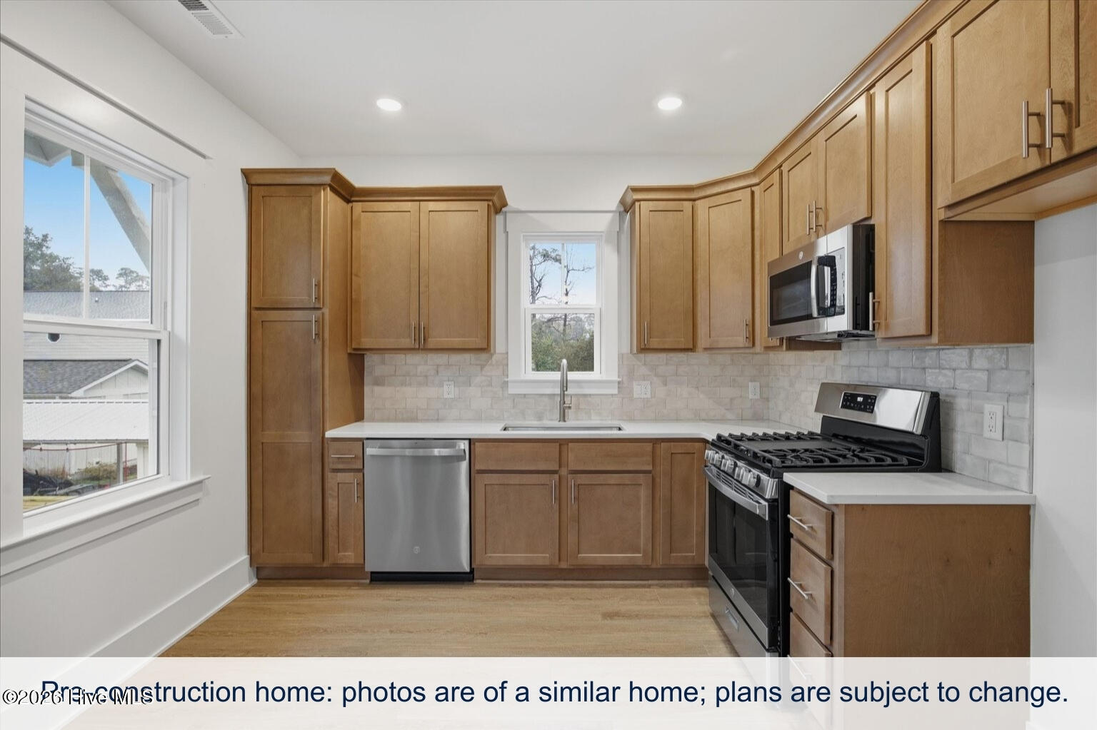 100567849 | Photo 42