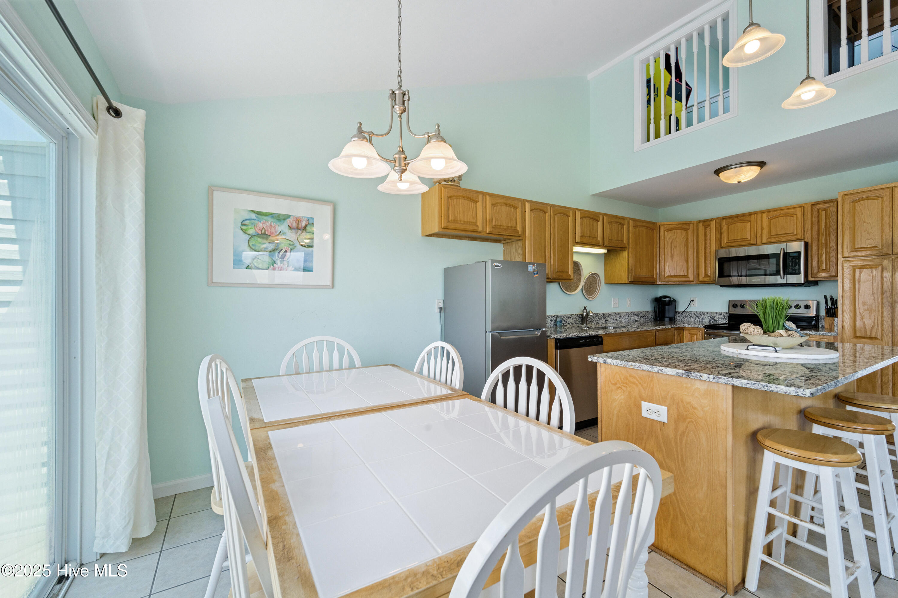 100533814 | Photo 60